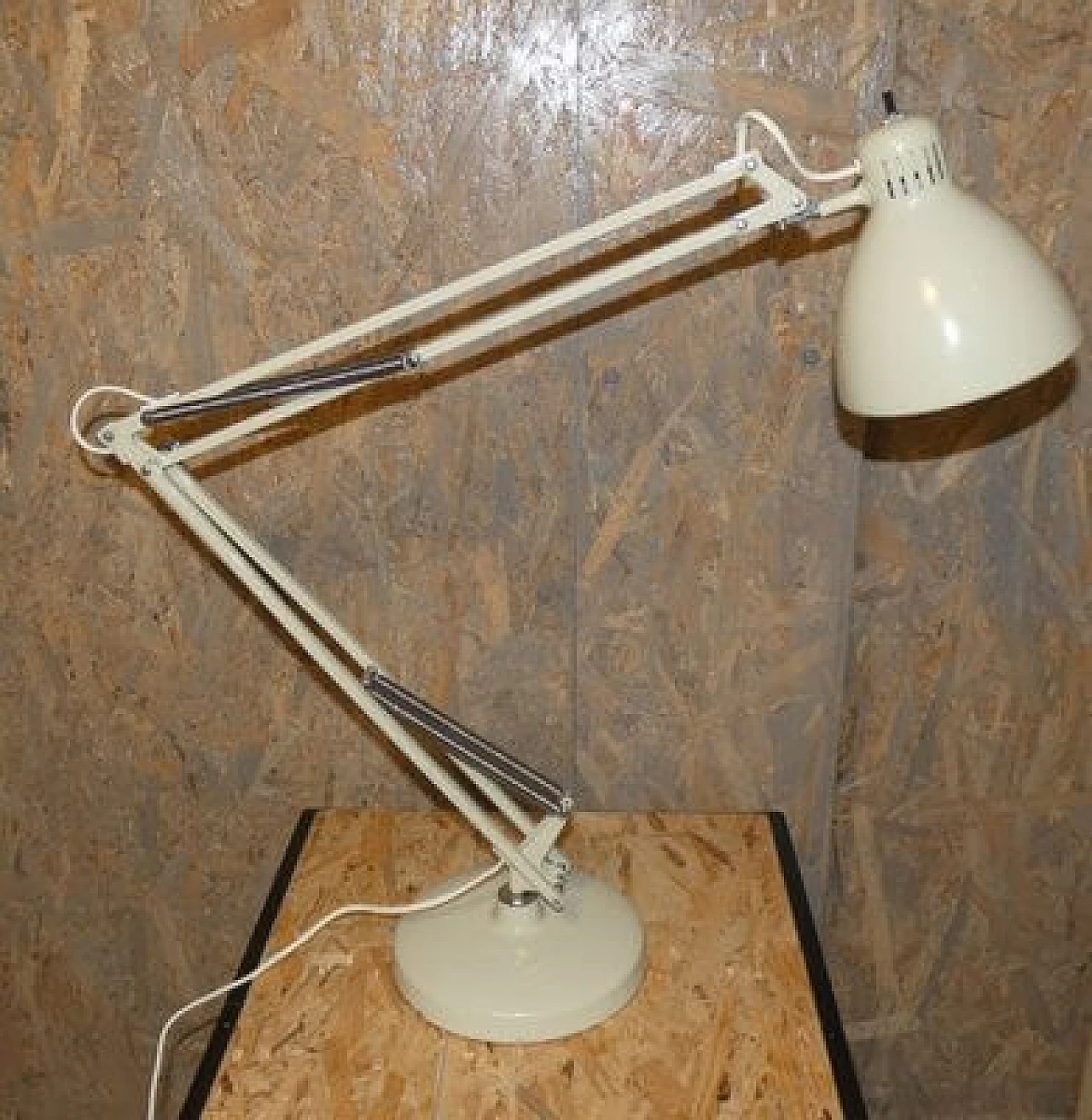 Naska Loris table lamp by J. Jacobsen for Luxo, 1933 7