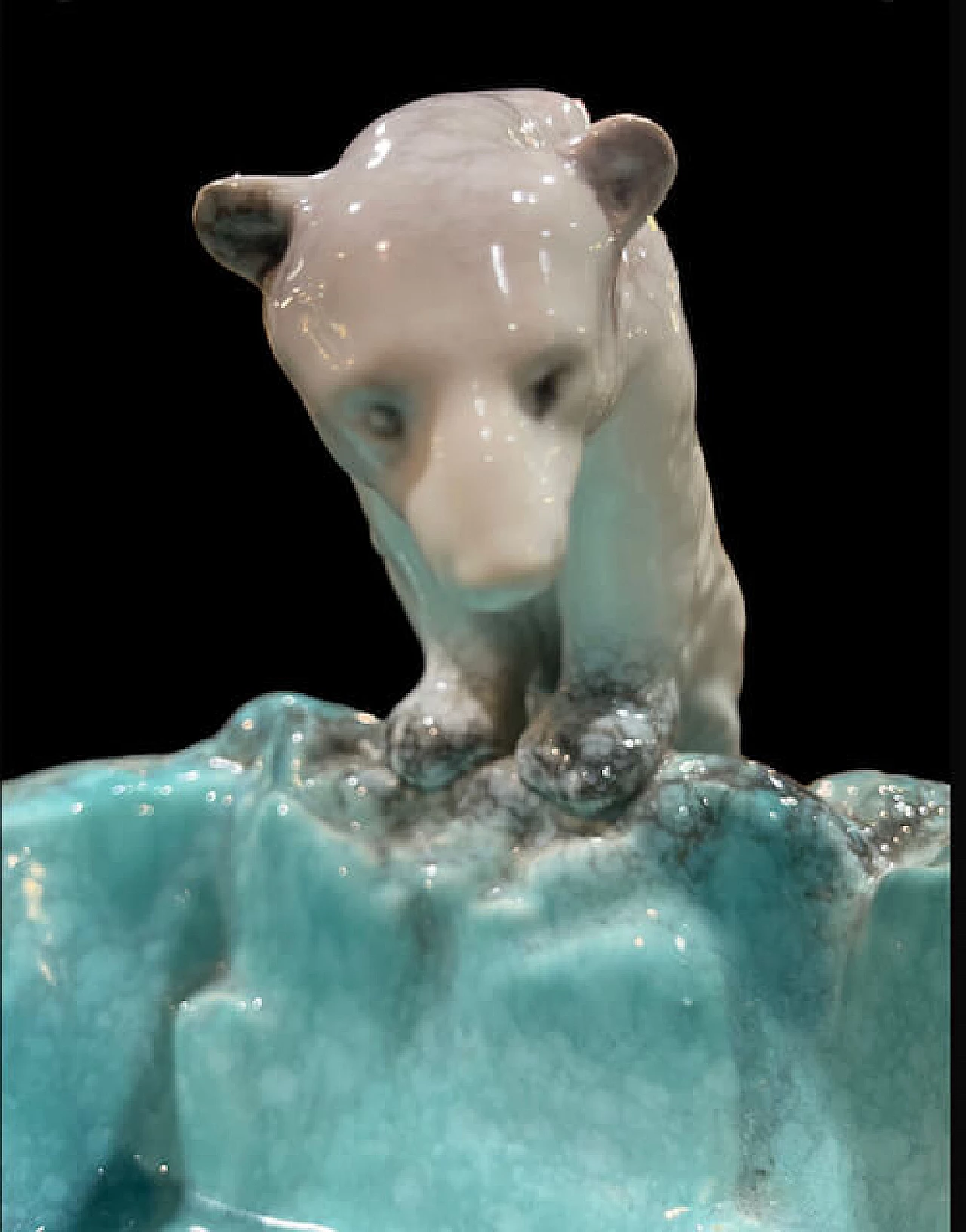 Porcelain sculpture of polar bear on iceberg by Ditmar Urbach, 1930s 2