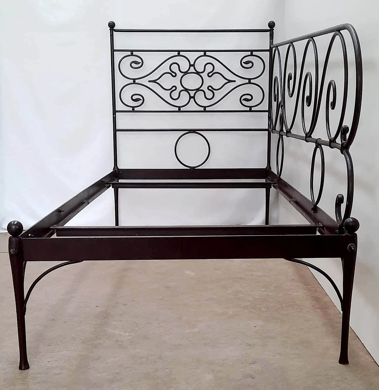 Wrought iron dormeuse bed, 19th century 3