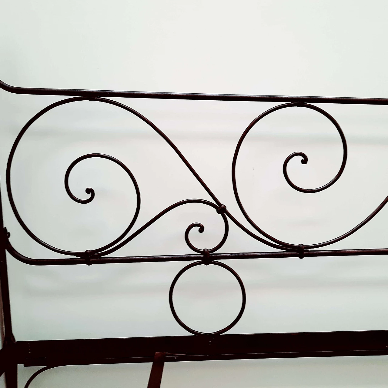 Wrought iron dormeuse bed, 19th century 6