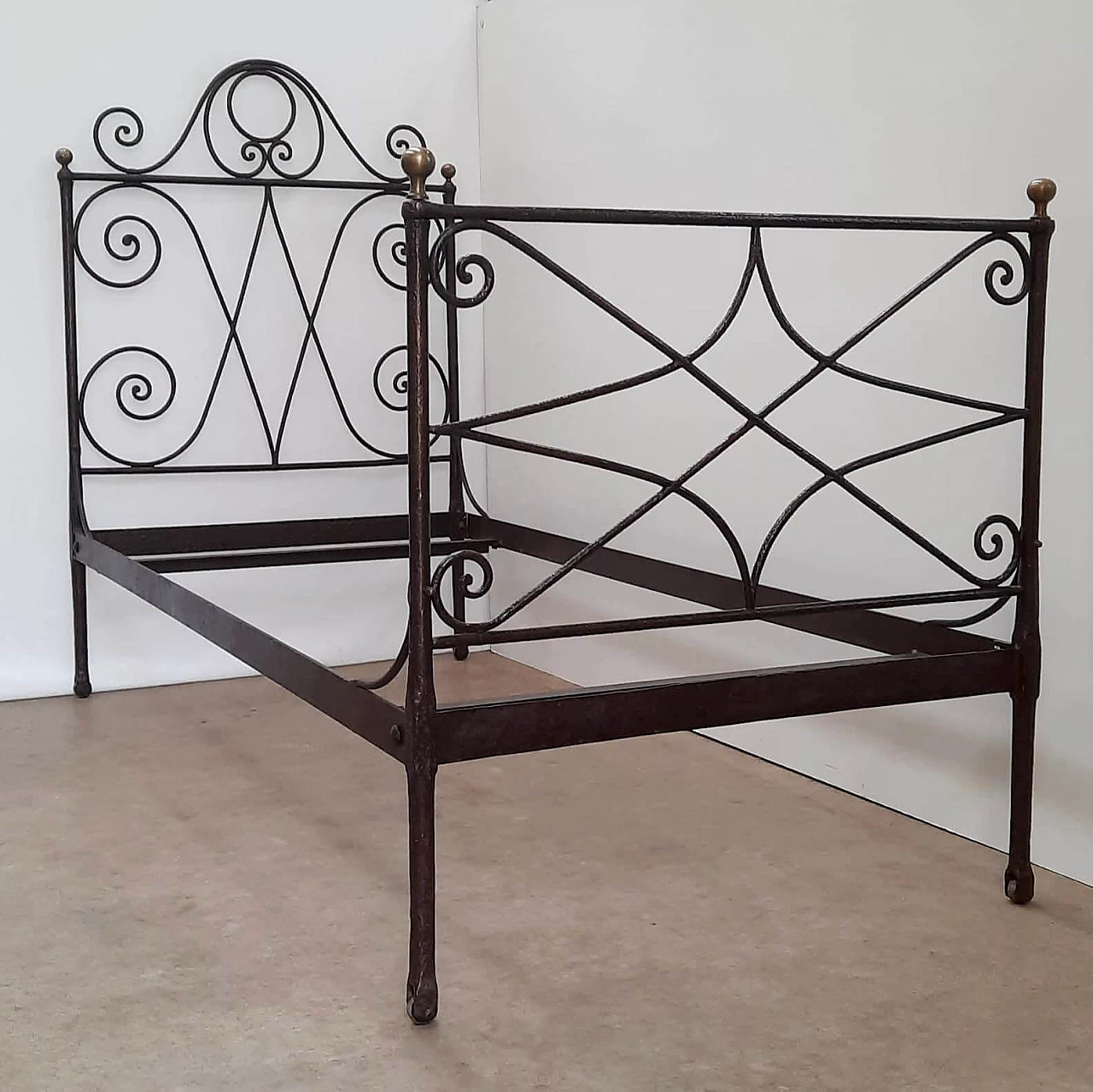 Wrought iron single bed, early 20th century 2