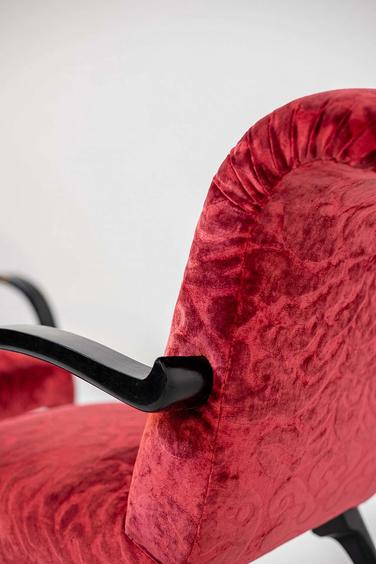 Pair of armchairs in damask velvet and wood attributed to Gilbert Rohde, 1950s 8