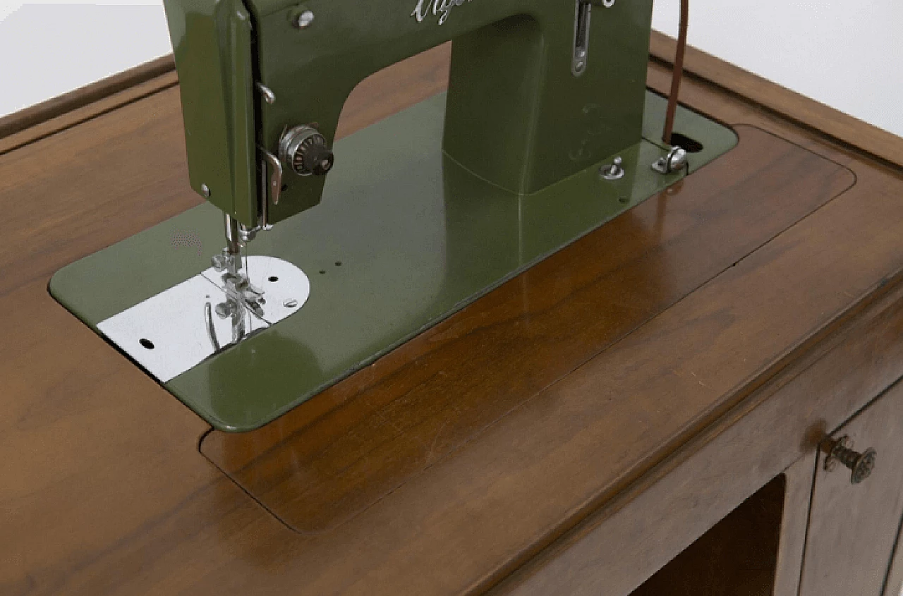 Scrivania convertibile in tavolo da cucito di Vigorelli, anni '50 14