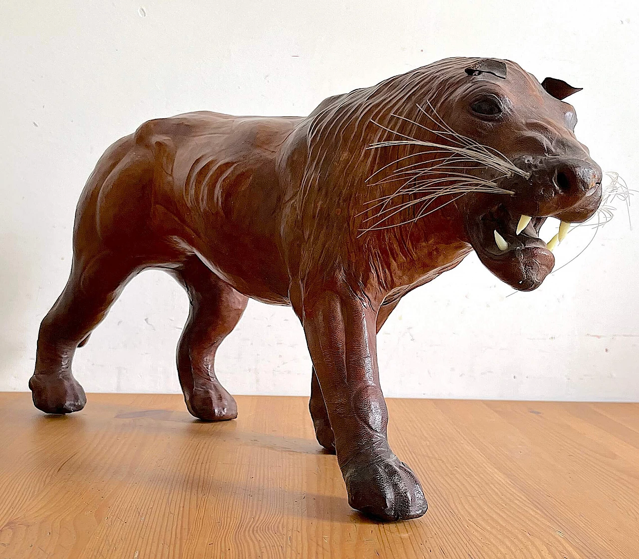 Leather sculpture of a lion, 1970s 2