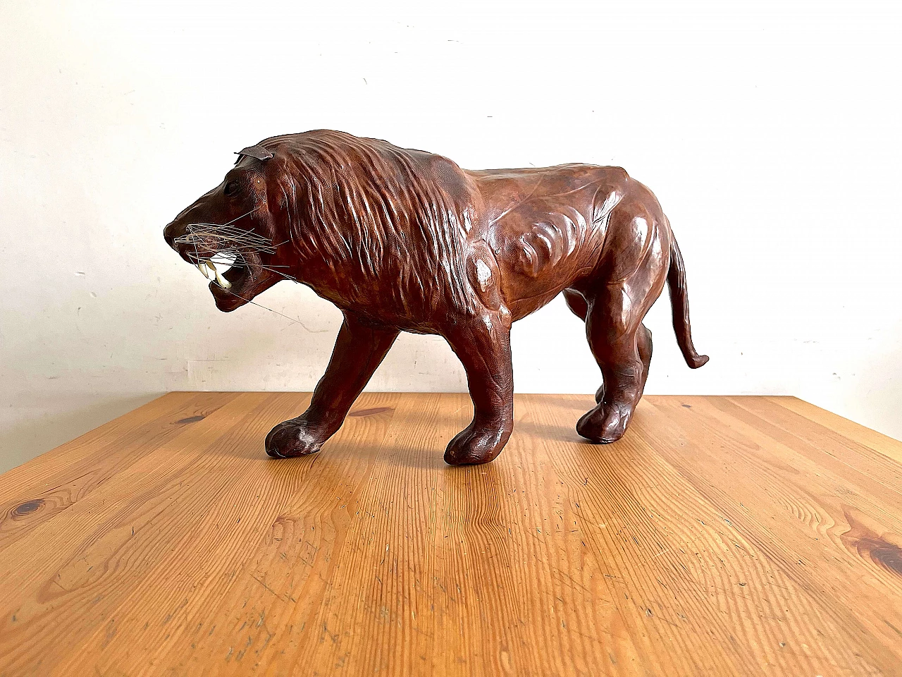 Leather sculpture of a lion, 1970s 4