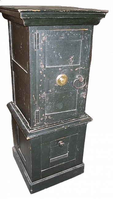 Iron military safe marked Hall's Sate and C Cincinnati, 1930s