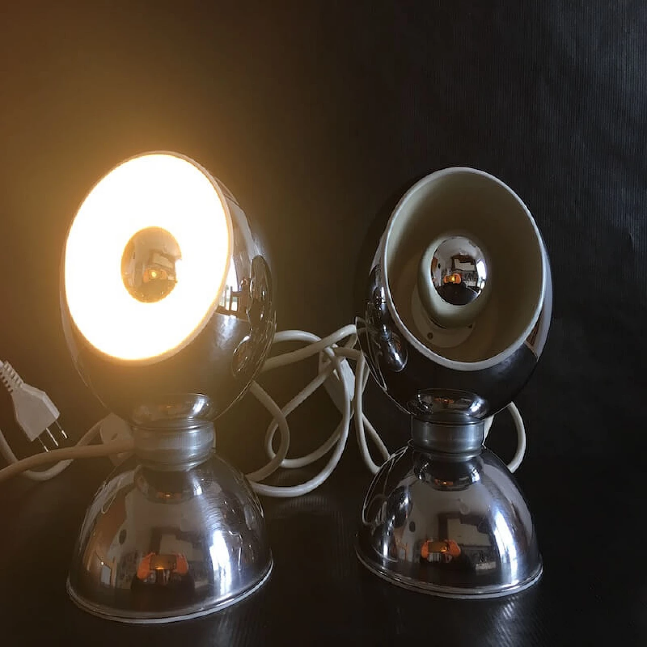 Coppia di lampade da tavolo magnetiche di Goffredo Reggiani, anni '70 4
