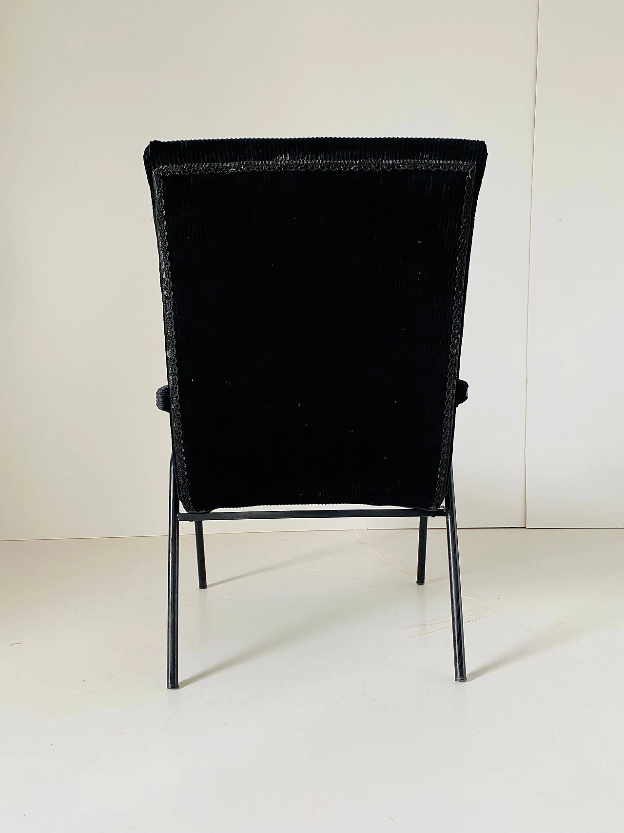 Armchair in black velvet and tubular iron, 1960s 4