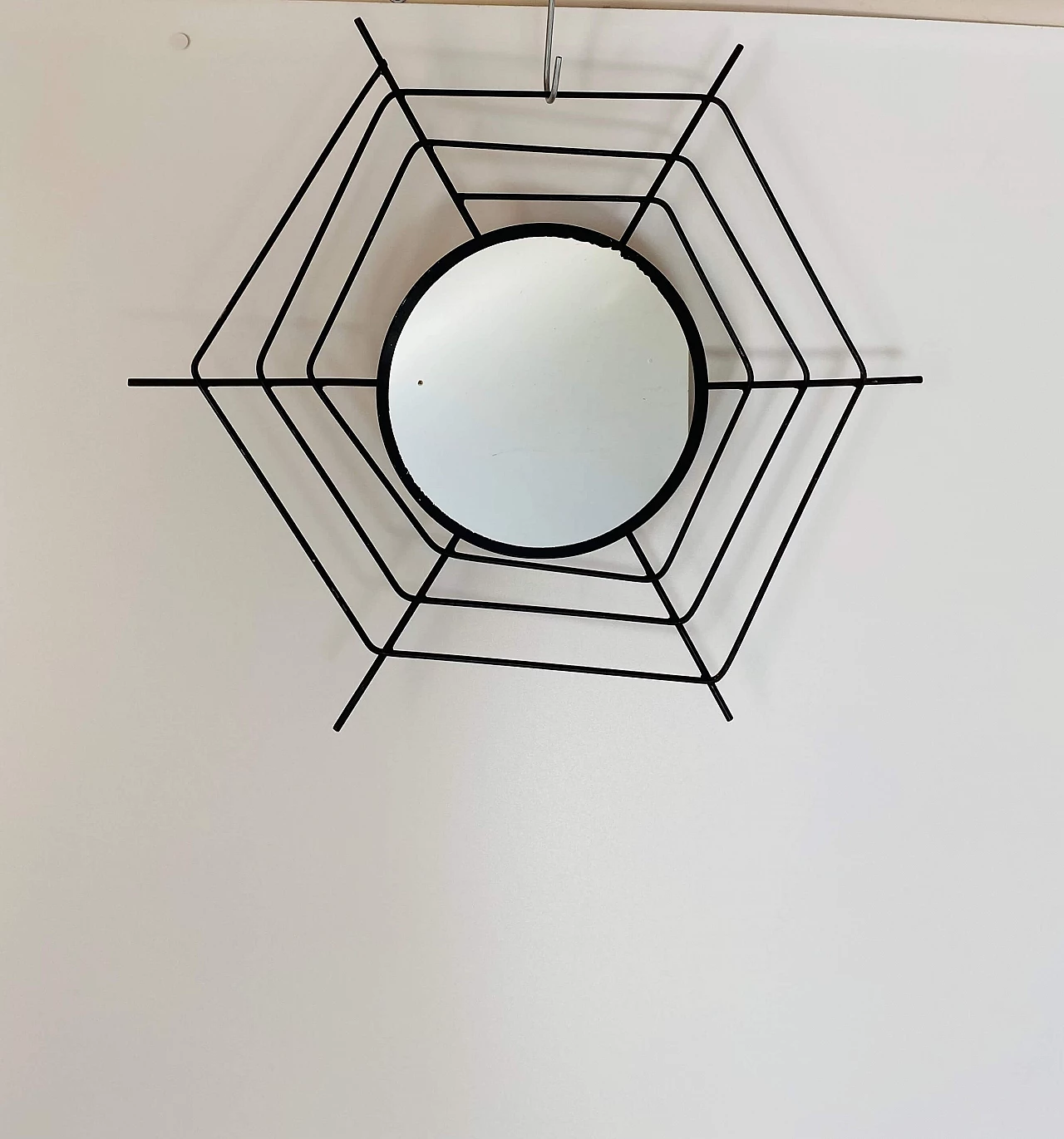 Specchio in tubolare nero a forma di ragnatela, anni '60 1