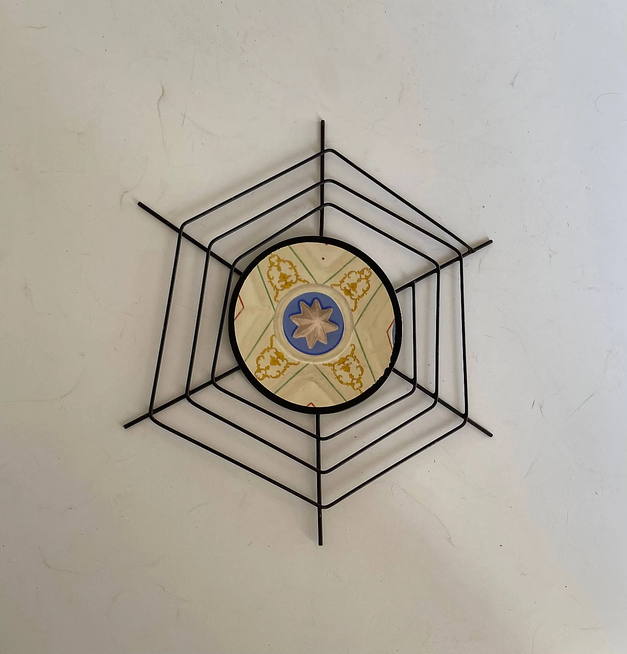 Specchio in tubolare nero a forma di ragnatela, anni '60 2