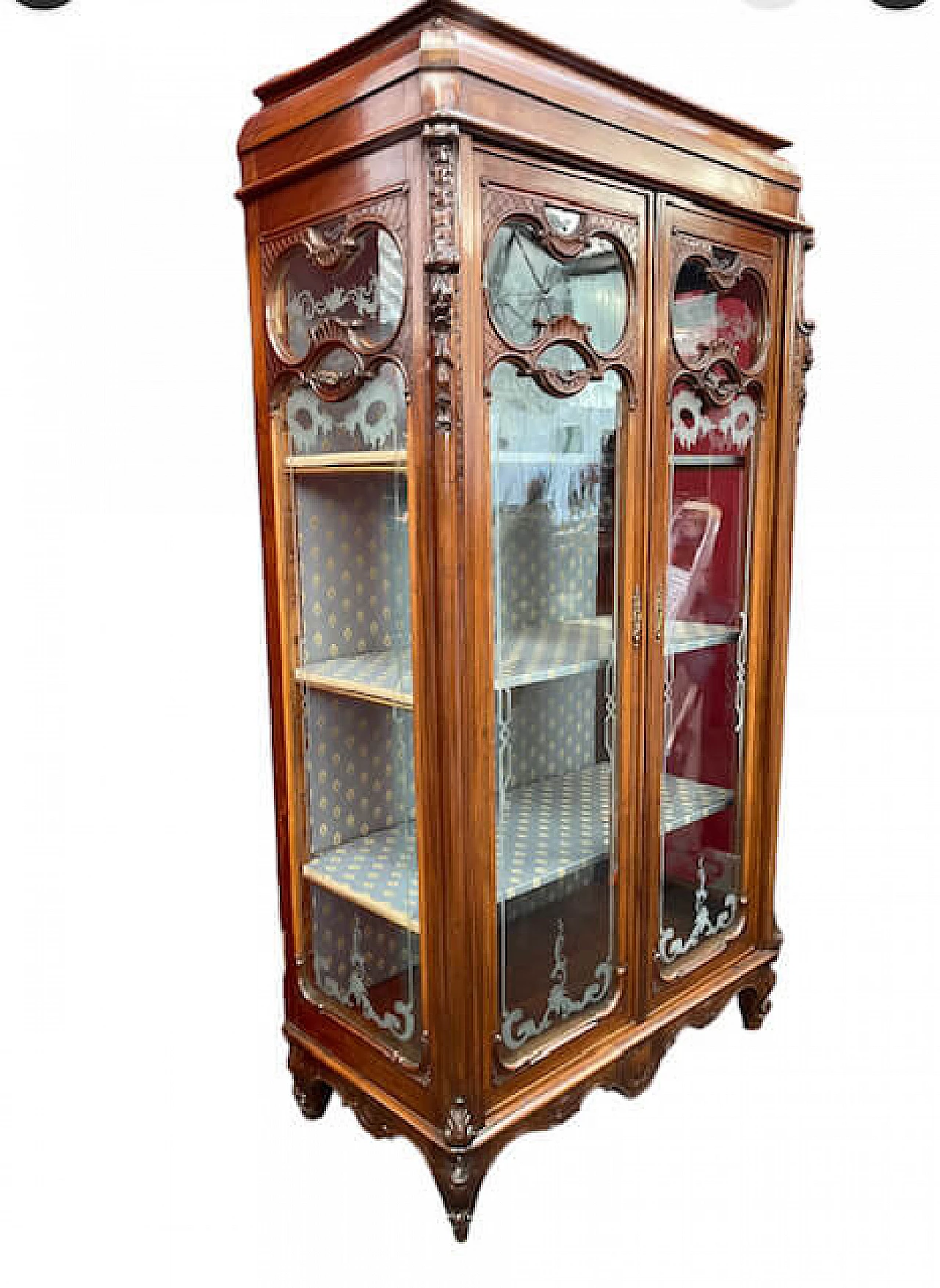 Two-door display case in carved walnut, early 20th century 3