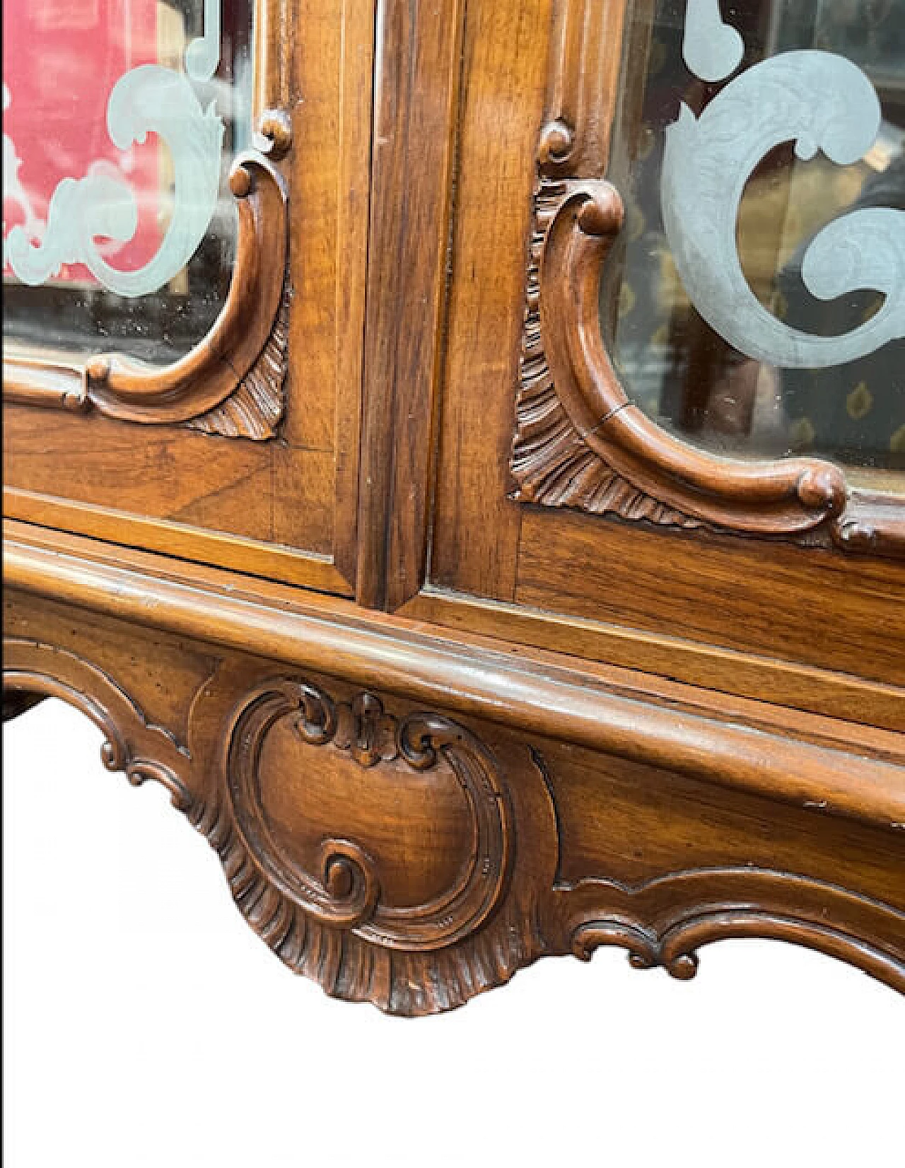 Two-door display case in carved walnut, early 20th century 6