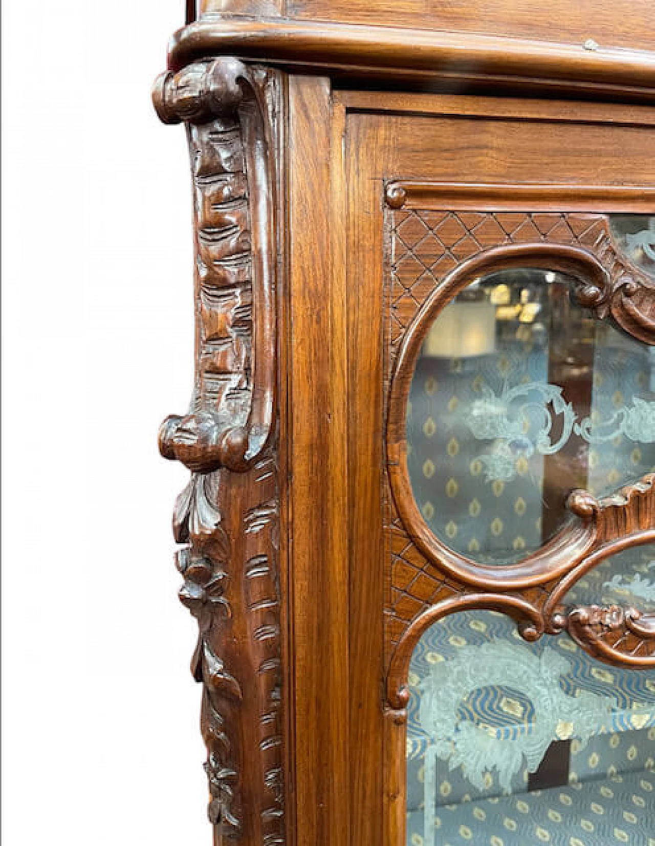 Two-door display case in carved walnut, early 20th century 9