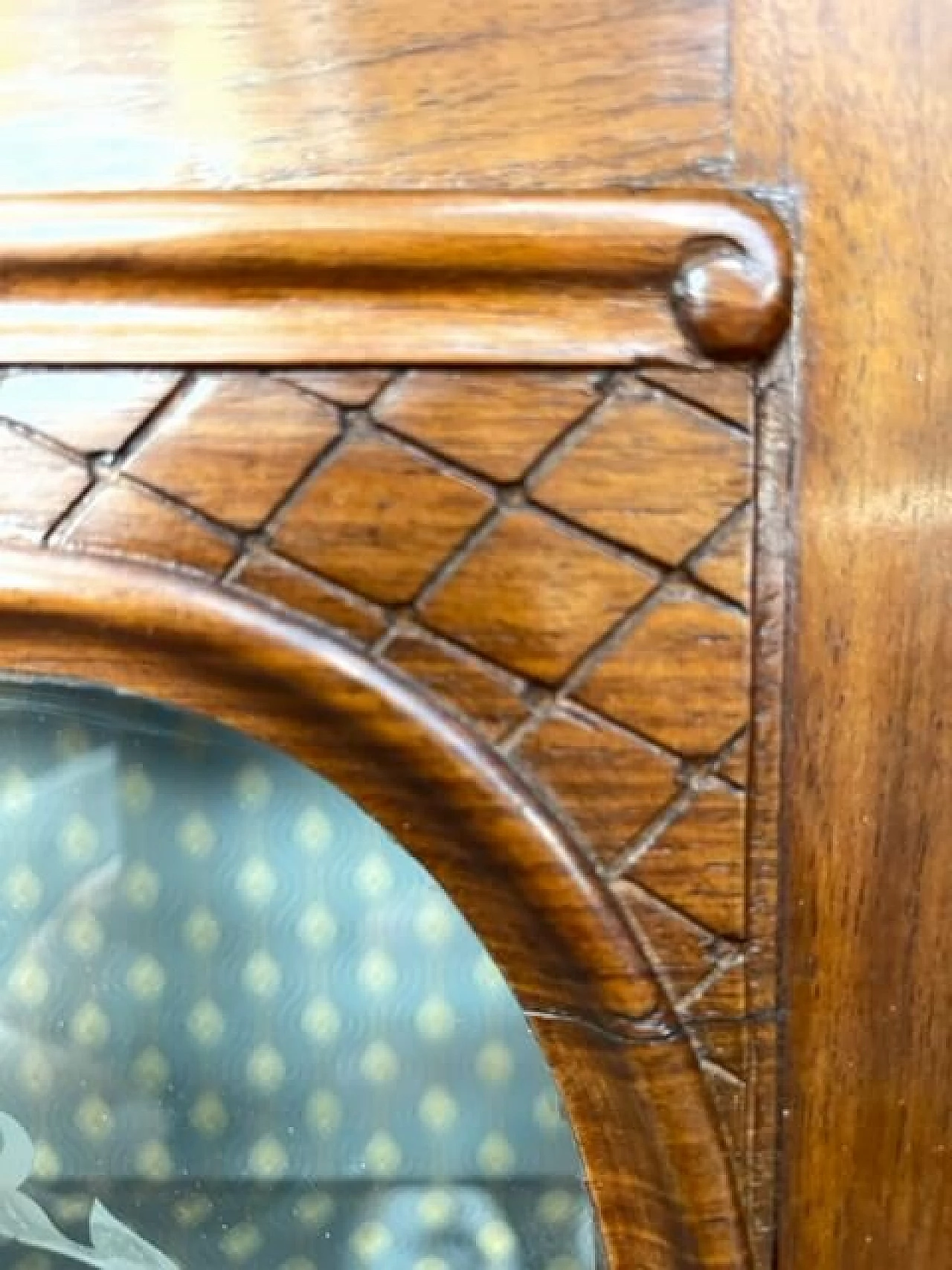 Two-door display case in carved walnut, early 20th century 11