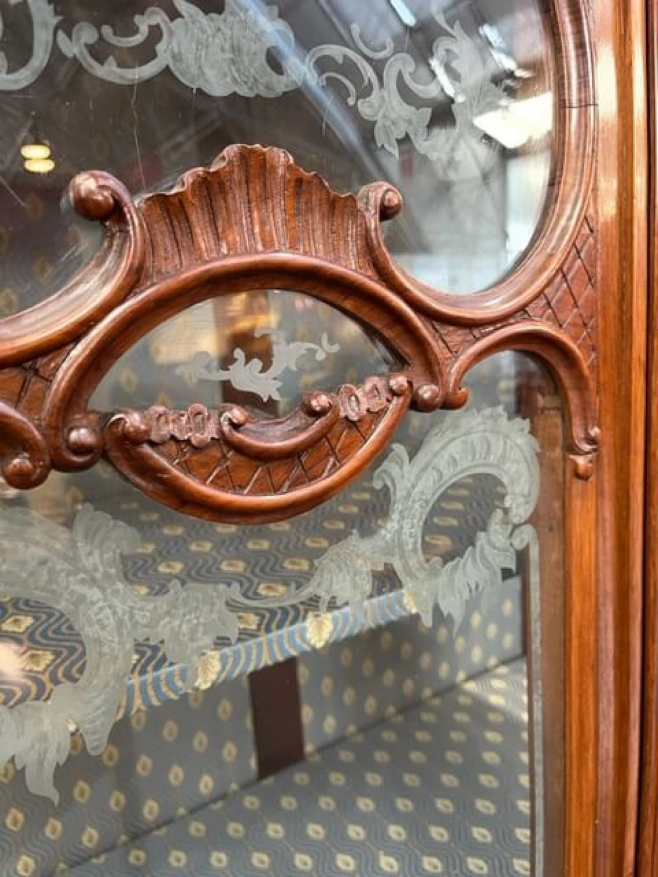 Two-door display case in carved walnut, early 20th century 12