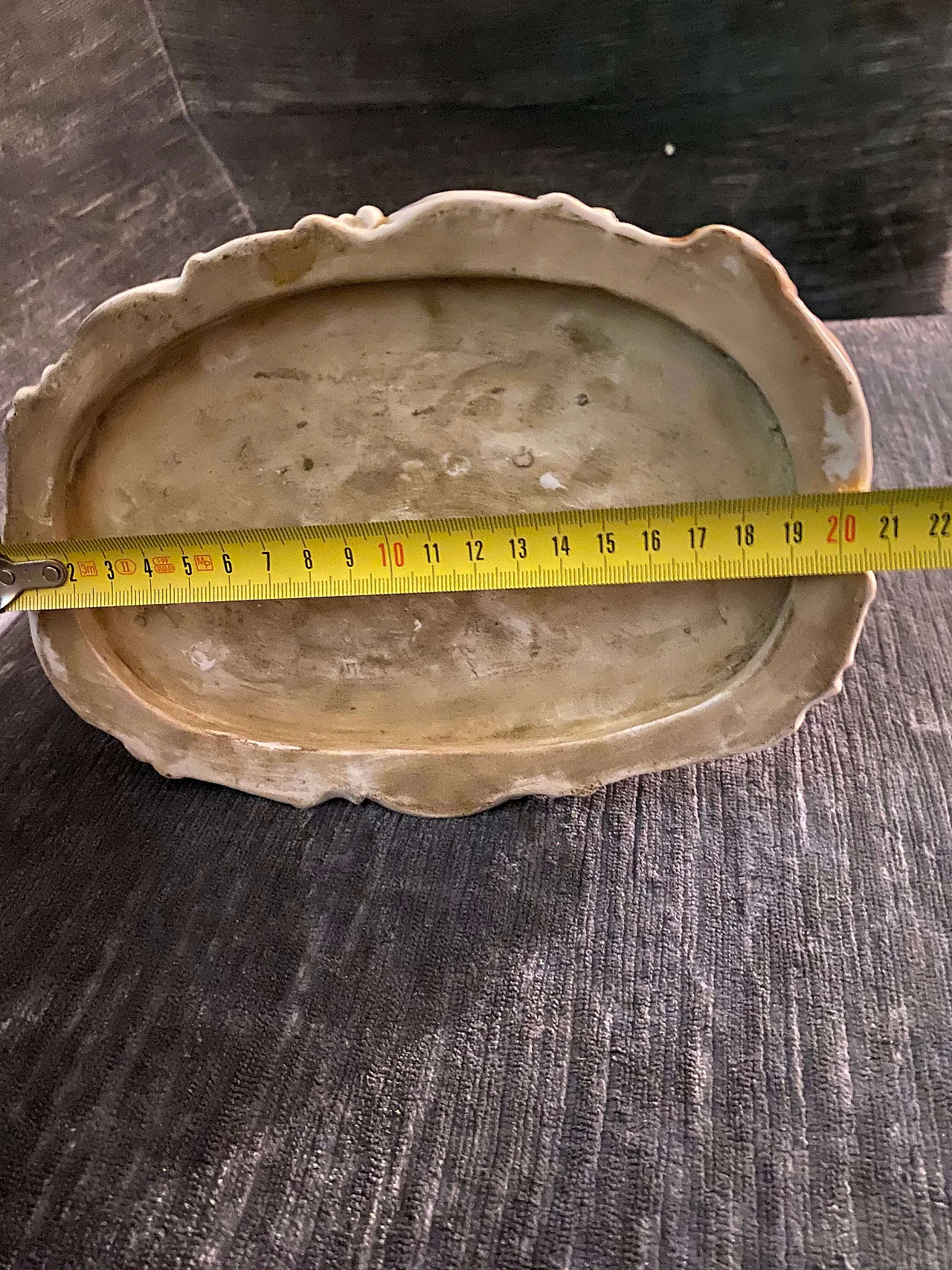 Polychrome porcelain sculpture of a gallant scene, late 19th century 2