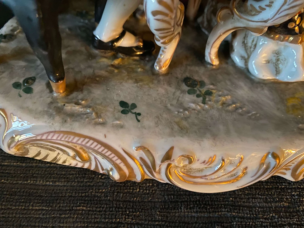 Polychrome porcelain sculpture of a gallant scene, late 19th century 5