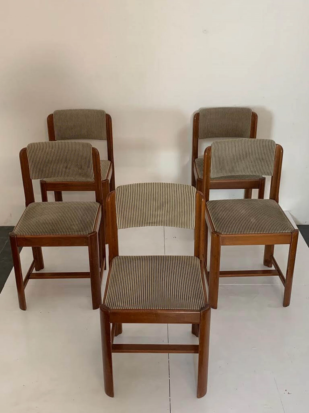 5 Walnut and beech chairs, 1970s 3
