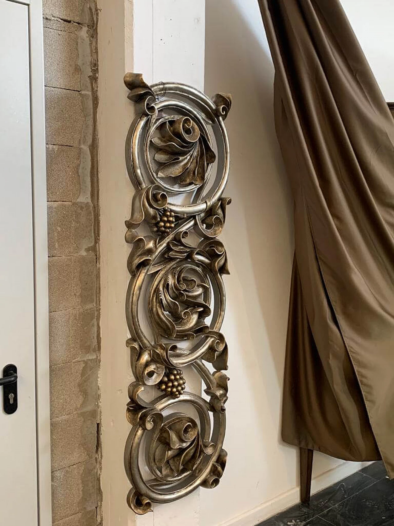 Baroque carved resin panel with metal leaves, 1990s 10