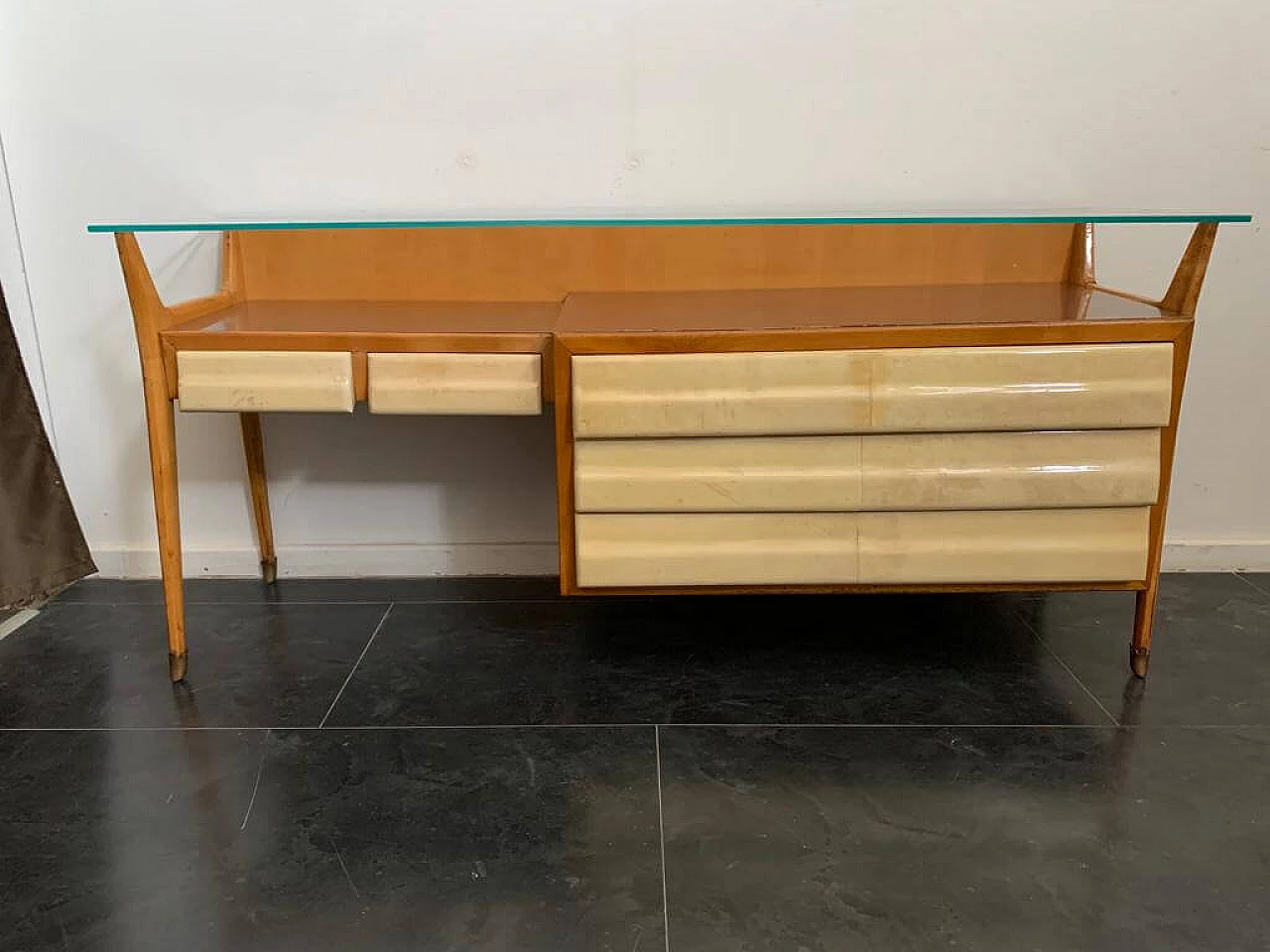 Maple, parchment and glass chest of drawers attributed to Silvio Cavatorta, 1950s 4