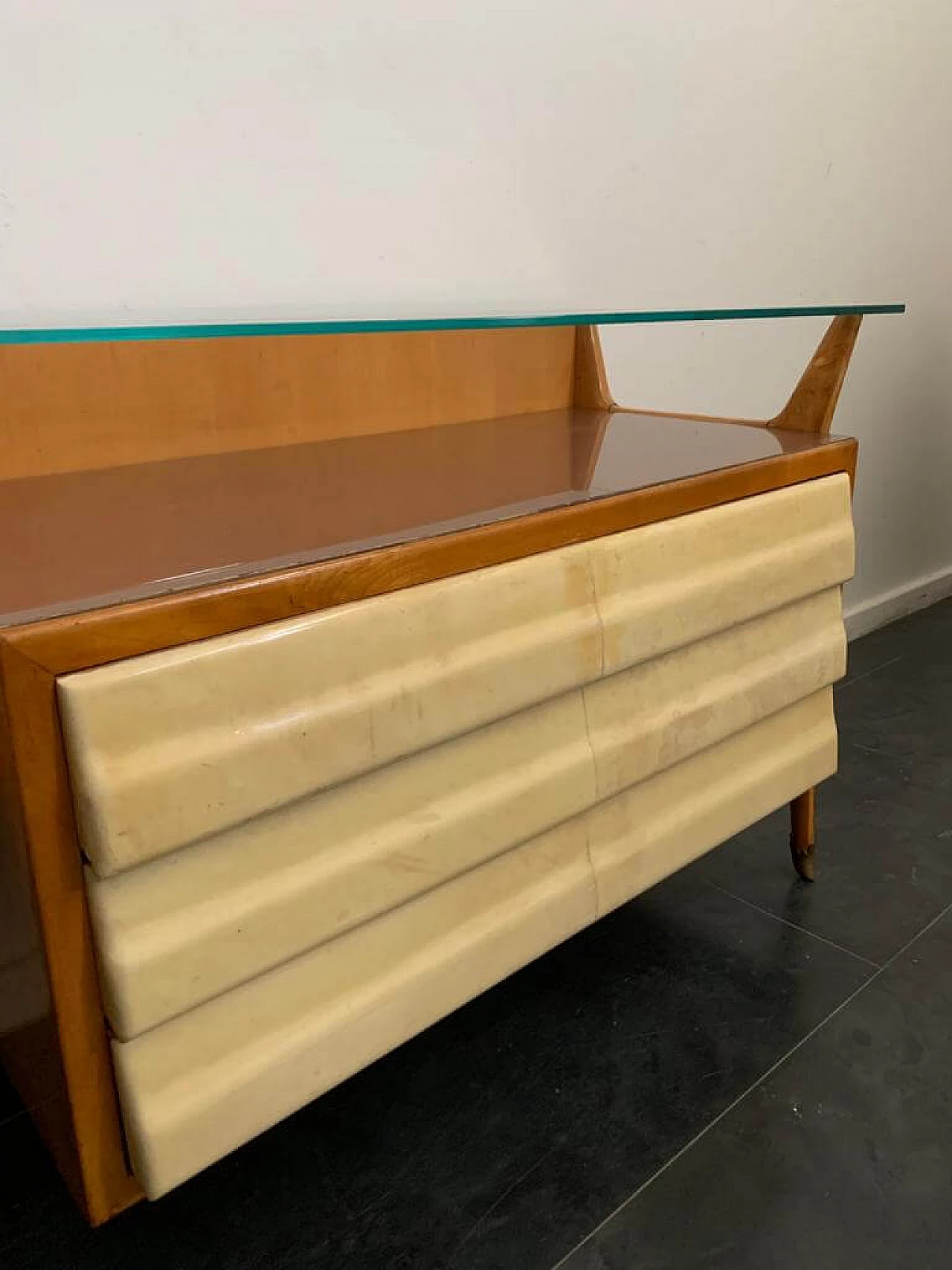 Maple, parchment and glass chest of drawers attributed to Silvio Cavatorta, 1950s 7