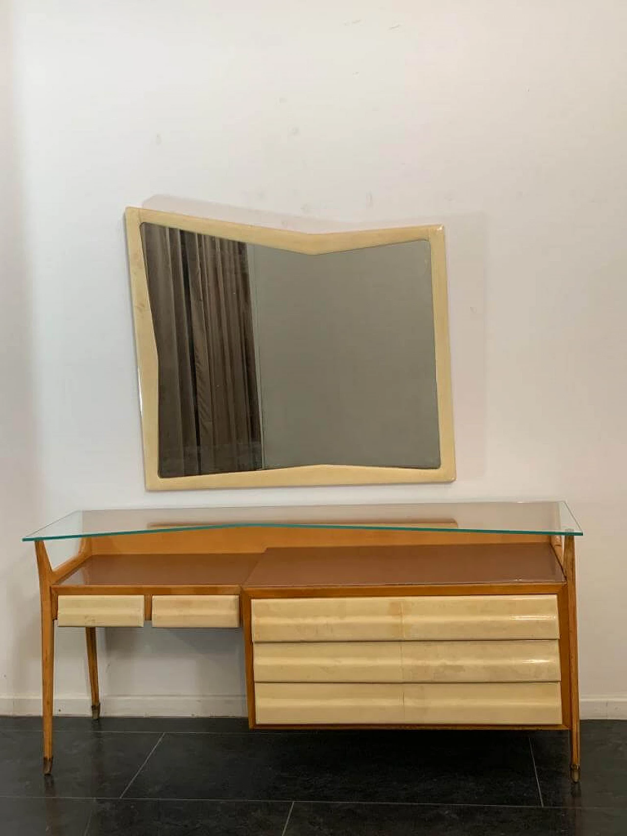 Maple, parchment and glass chest of drawers and mirror attributed to Silvio Cavatorta, 1950s 1
