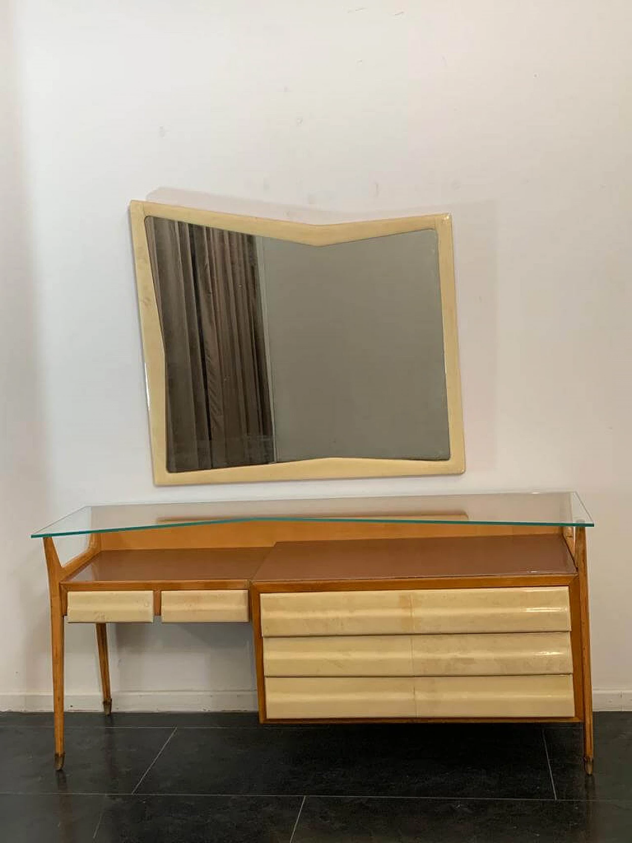 Maple, parchment and glass chest of drawers and mirror attributed to Silvio Cavatorta, 1950s 4