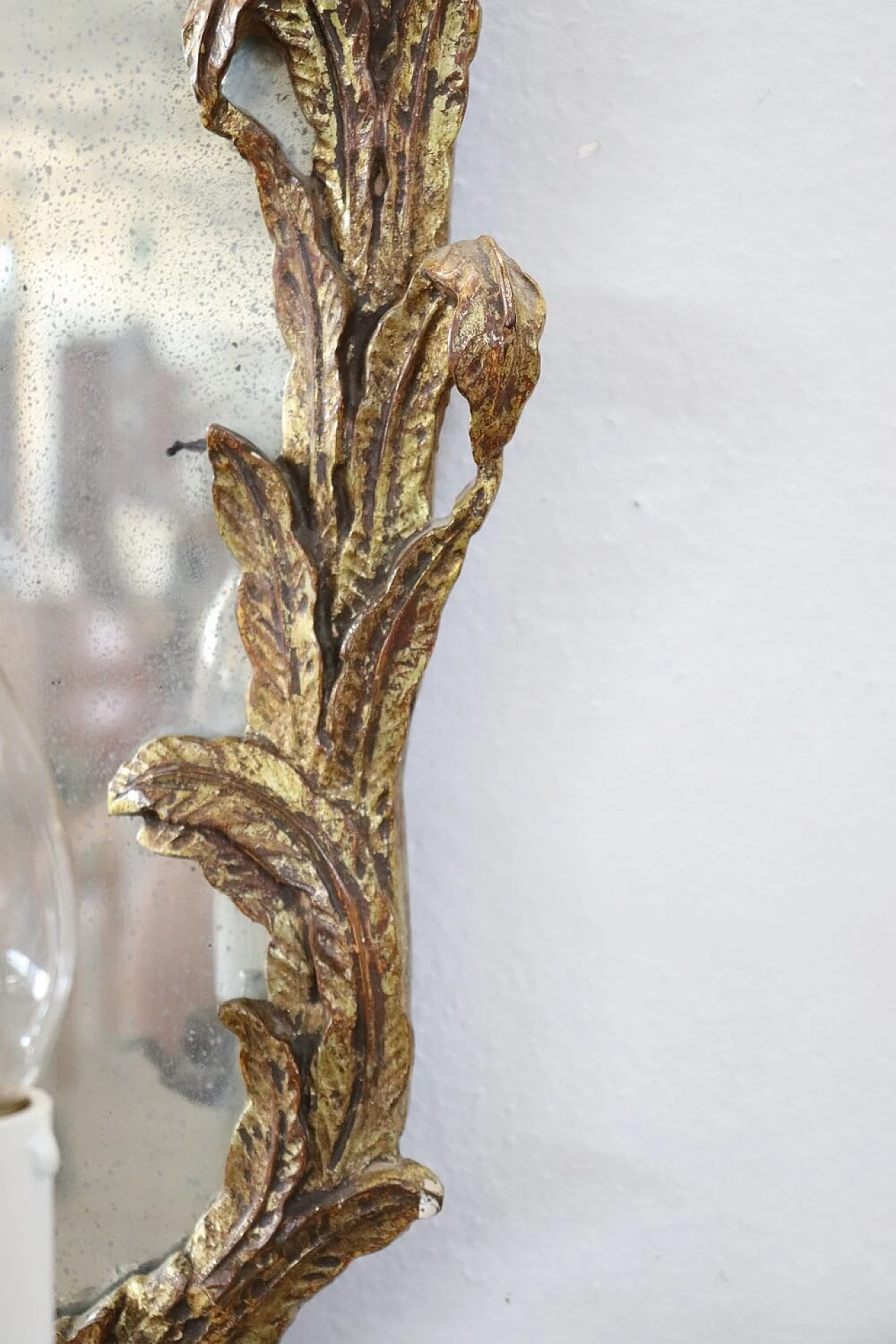 Pair of gilded wooden wall sconces with mirror, 1920s 7