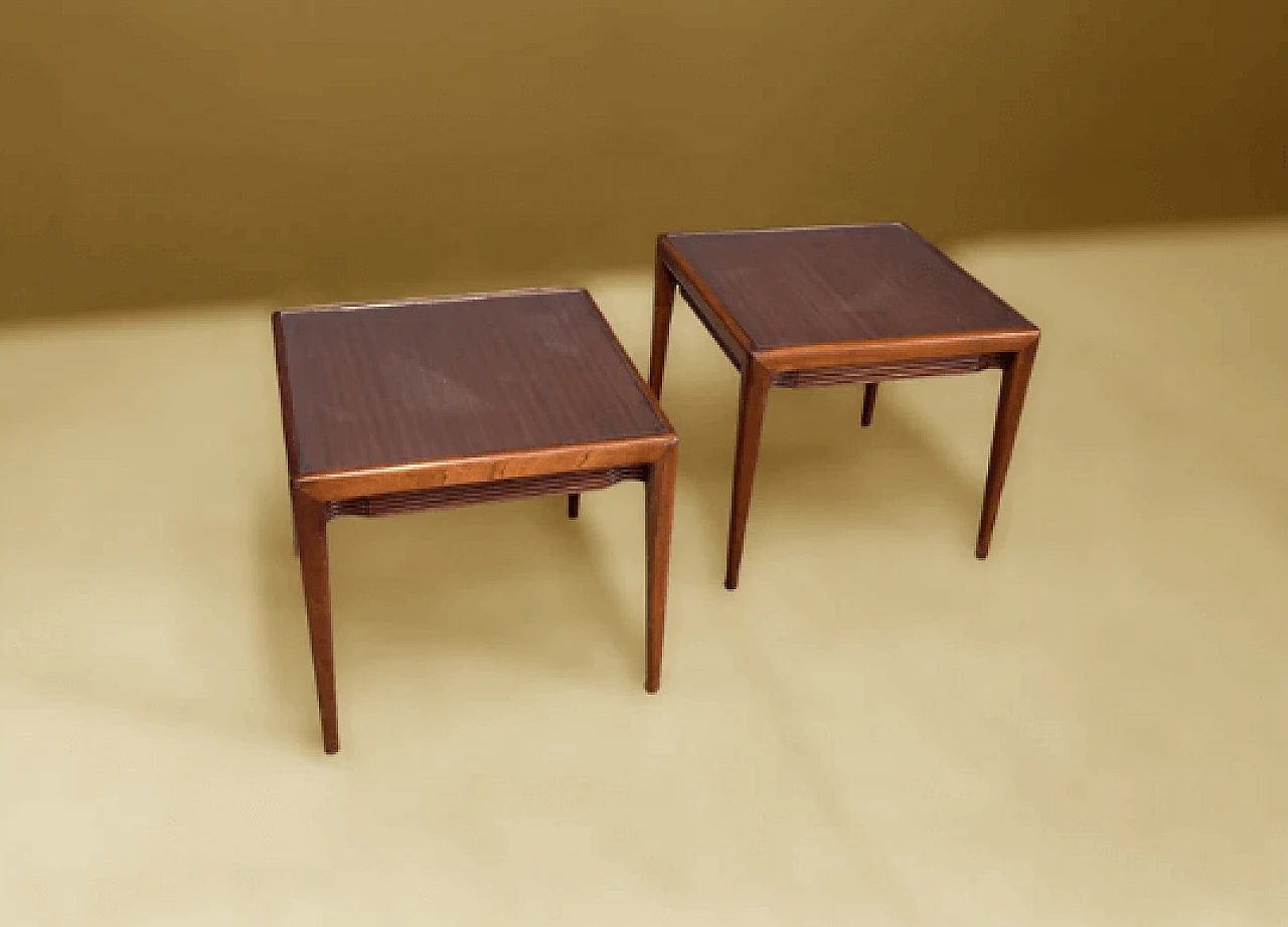 Coppia di tavolini da caffè in legno di Osvaldo Borsani, anni '50 2