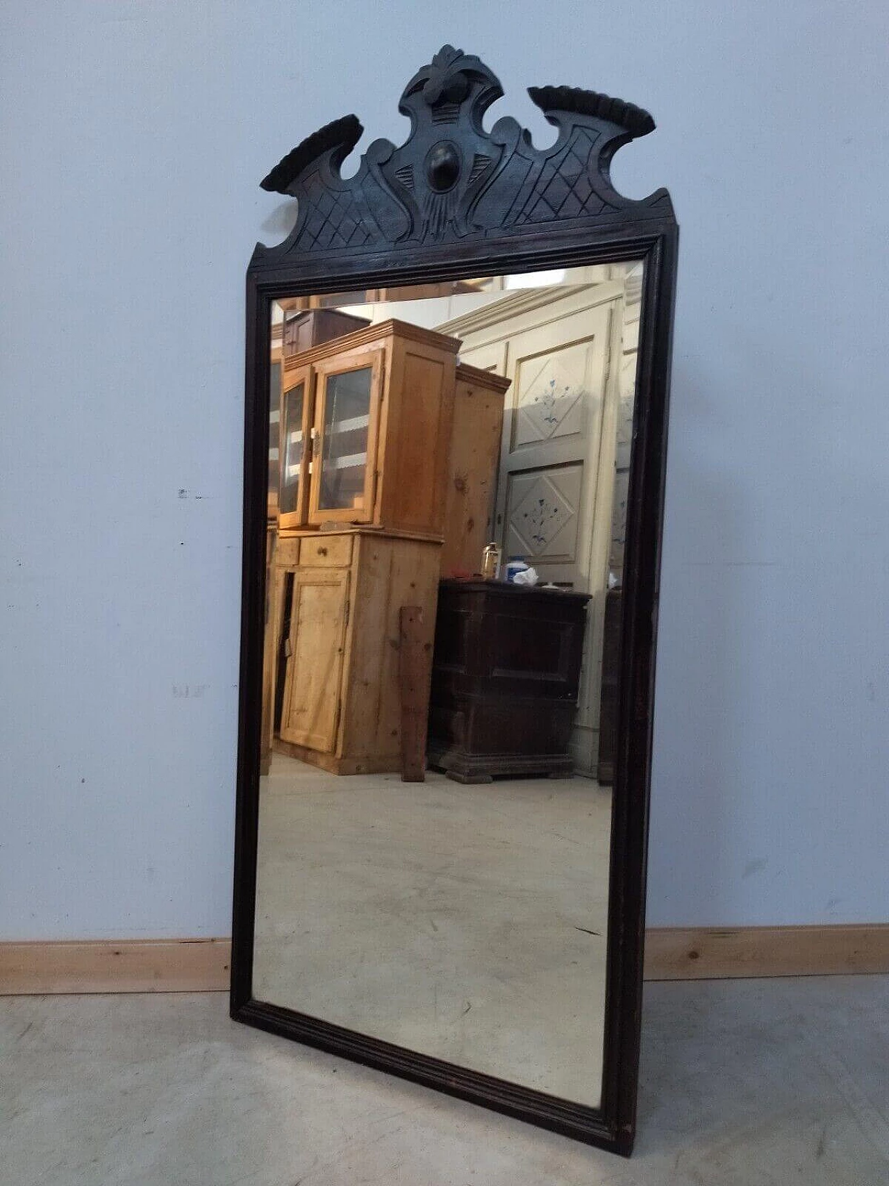 Walnut mirror, early 20th century 7