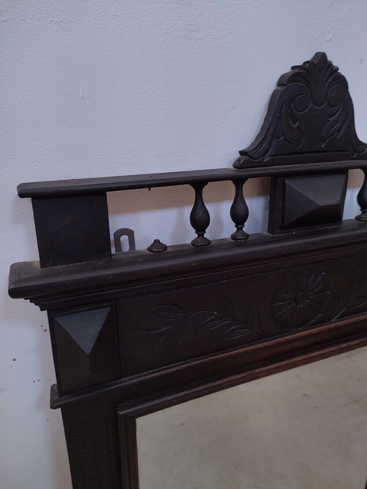 Specchiera in legno di noce, primo '900 3