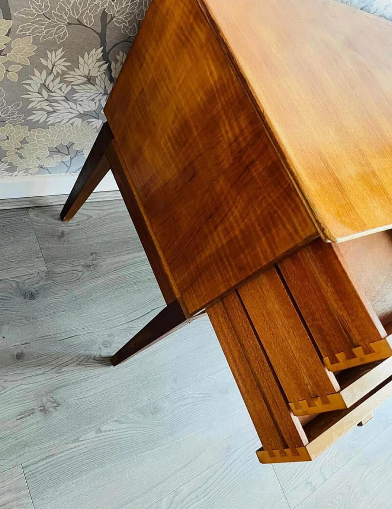 Scrivania inglese in teak con cassetti, anni '50 3