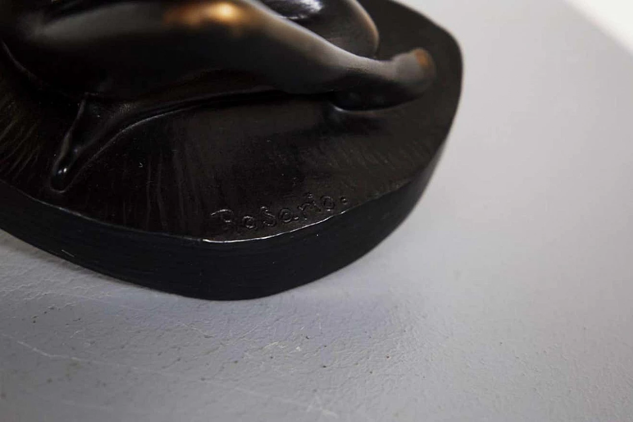 Statua in metallo e legno di donna nuda, anni '70 8