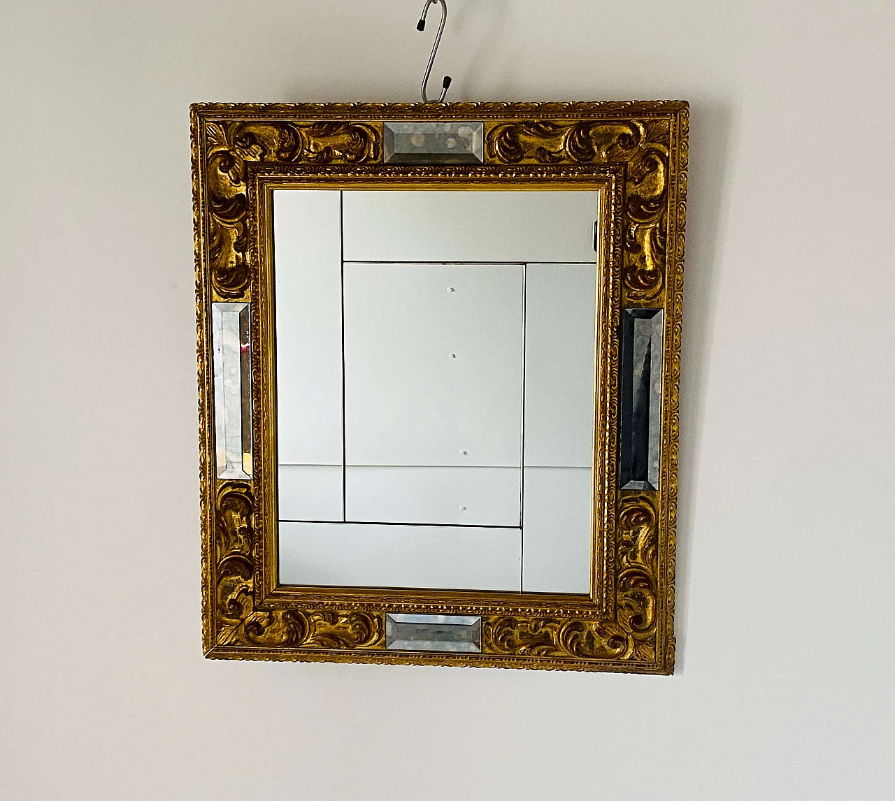 Specchio con cornice in legno dorato, anni '50 5