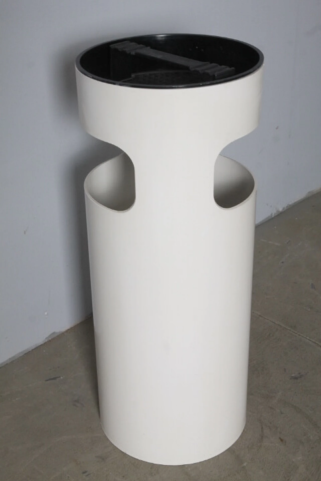 Porta ombrelli con piano posacenere di Gino Colombini per Kartell, anni '70 1