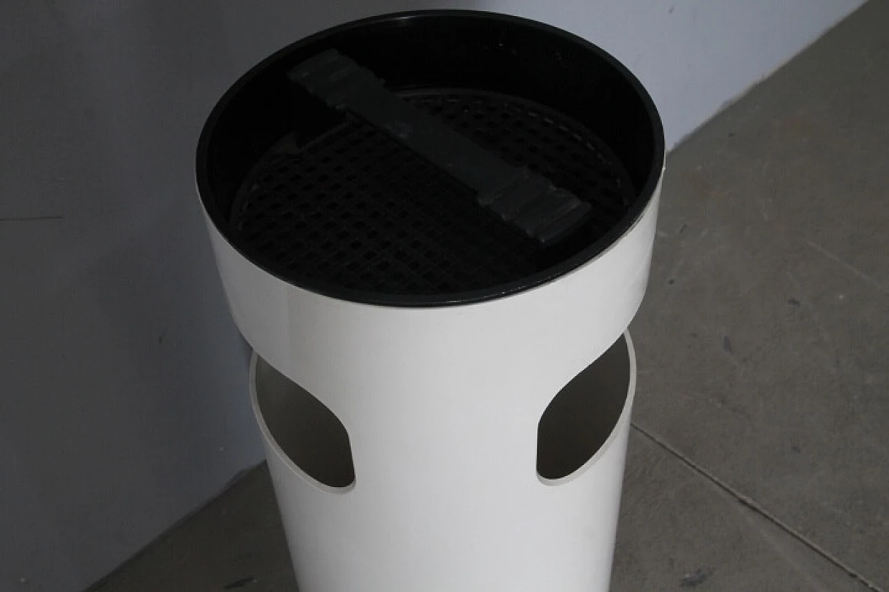 Porta ombrelli con piano posacenere di Gino Colombini per Kartell, anni '70 6