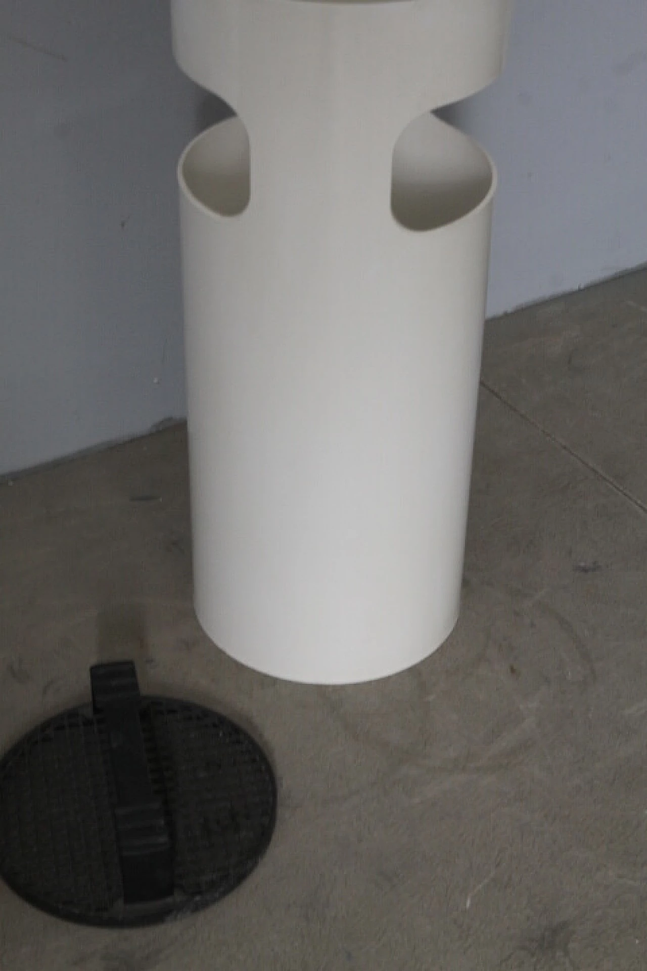 Porta ombrelli con piano posacenere di Gino Colombini per Kartell, anni '70 7