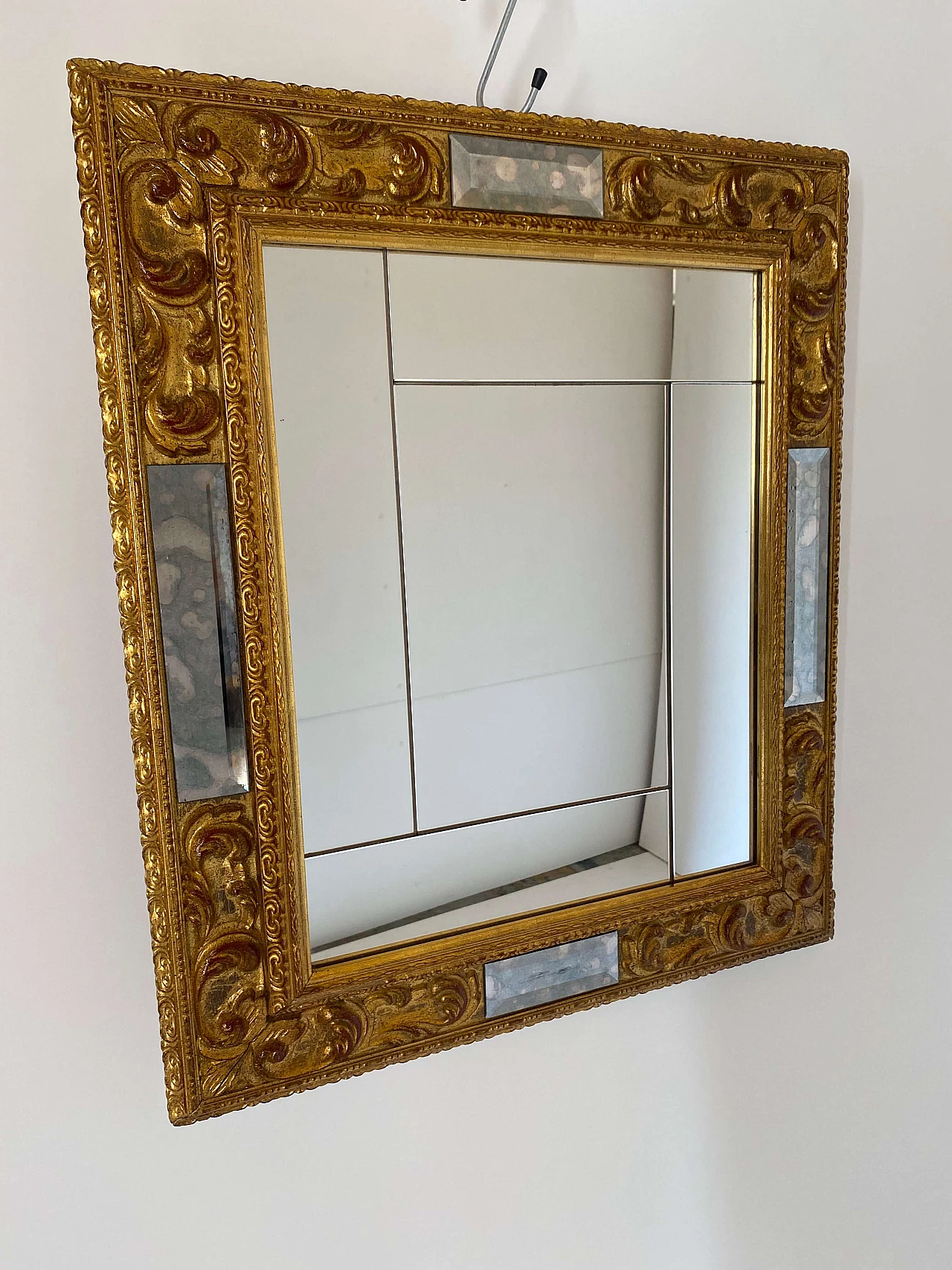 Specchio con cornice in legno dorato, anni '50 10