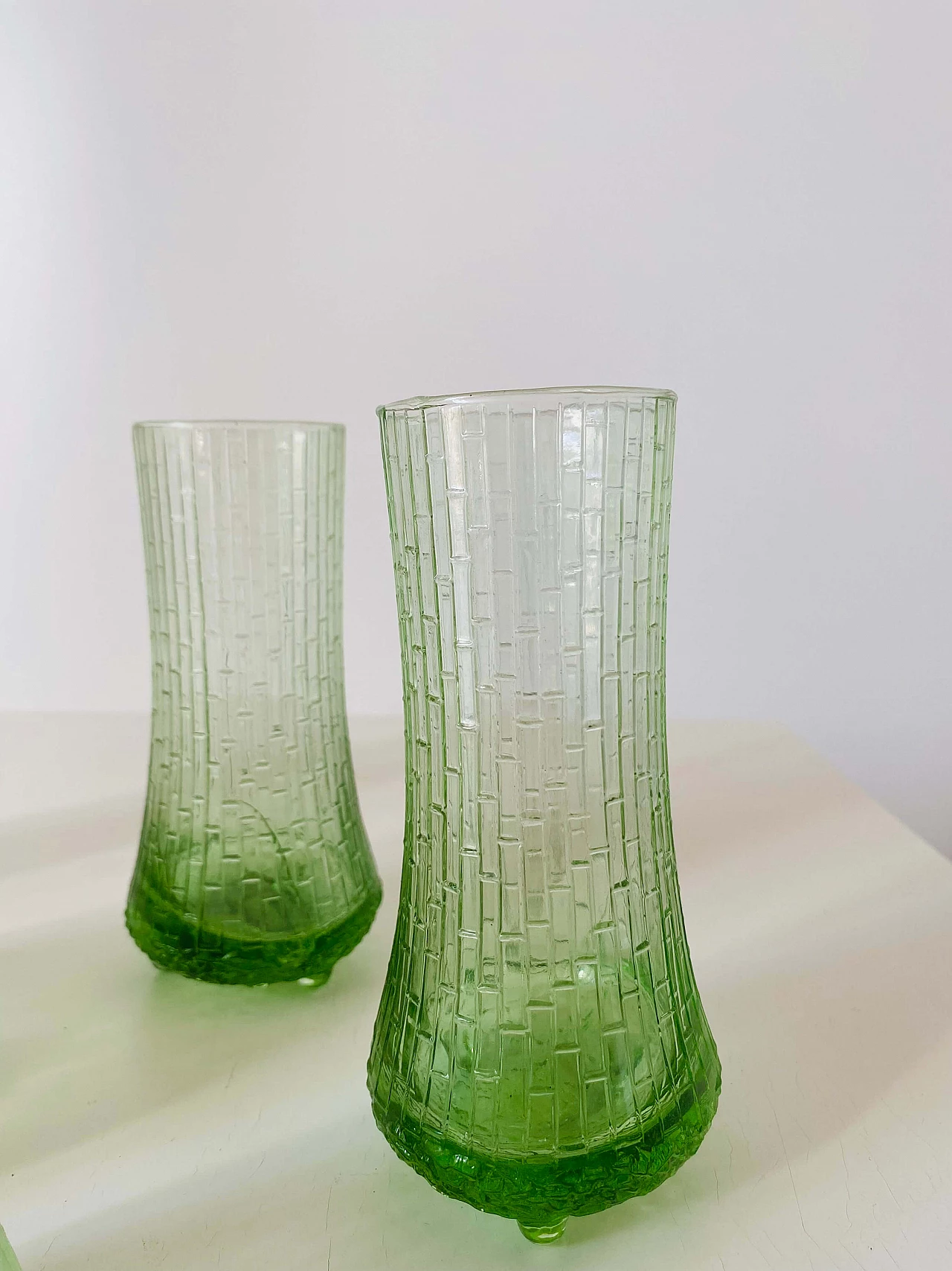 Set da cocktail in vetro lavorato verde, anni '60 6