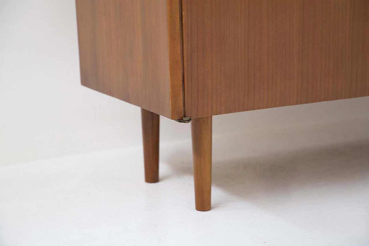 Credenza in legno con piano in vetro rosso di Melchiorre Bega, anni '50 3