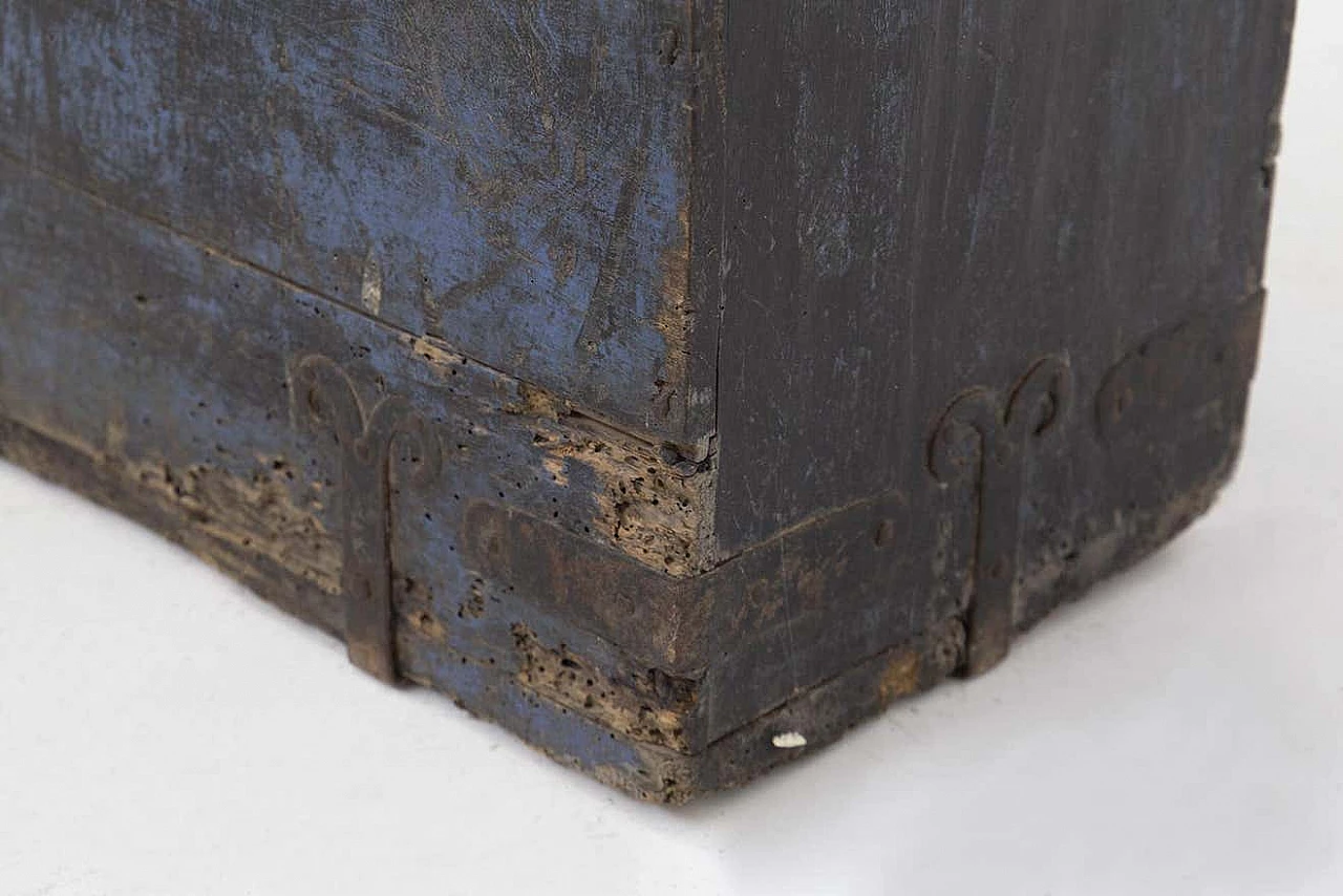 Blue wooden decorative trunk in the Fané style, 1920s 4