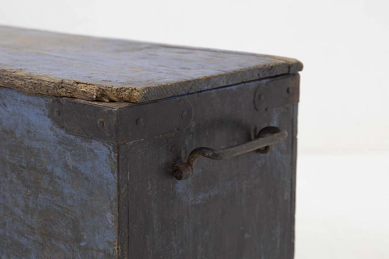 Blue wooden decorative trunk in the Fané style, 1920s 5