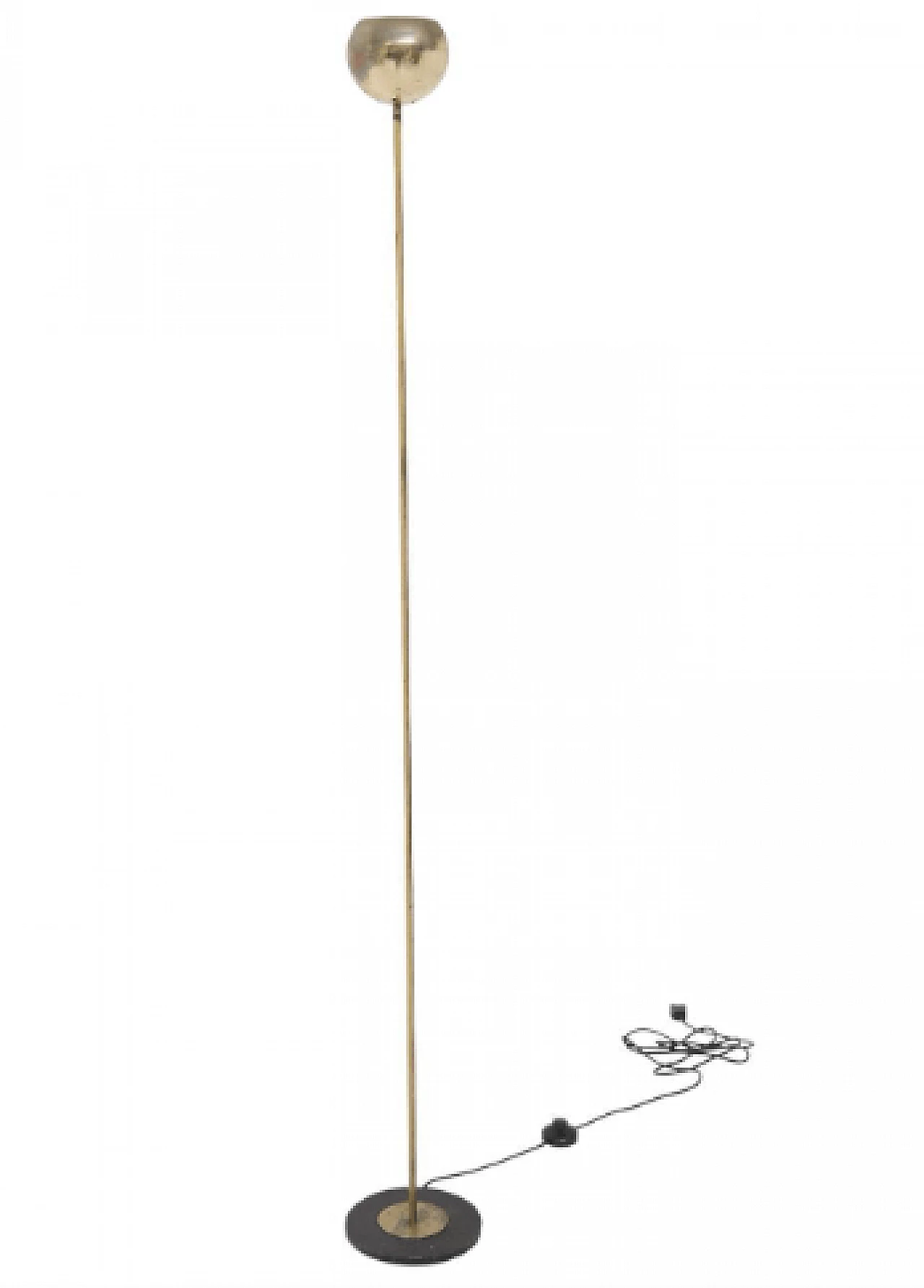 Lampada da terra in ottone con base in metallo nero, anni '50 1