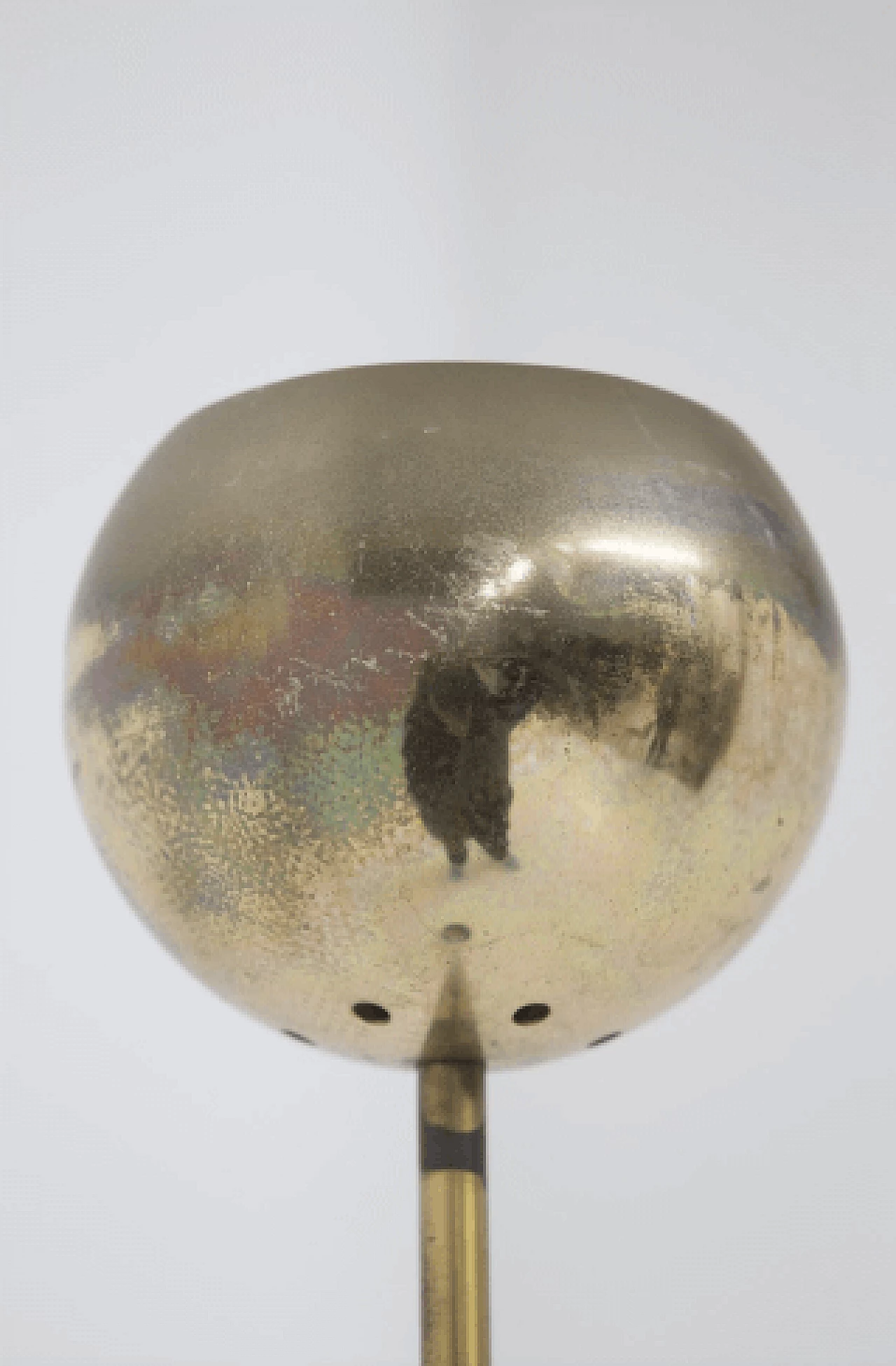 Lampada da terra in ottone con base in metallo nero, anni '50 5