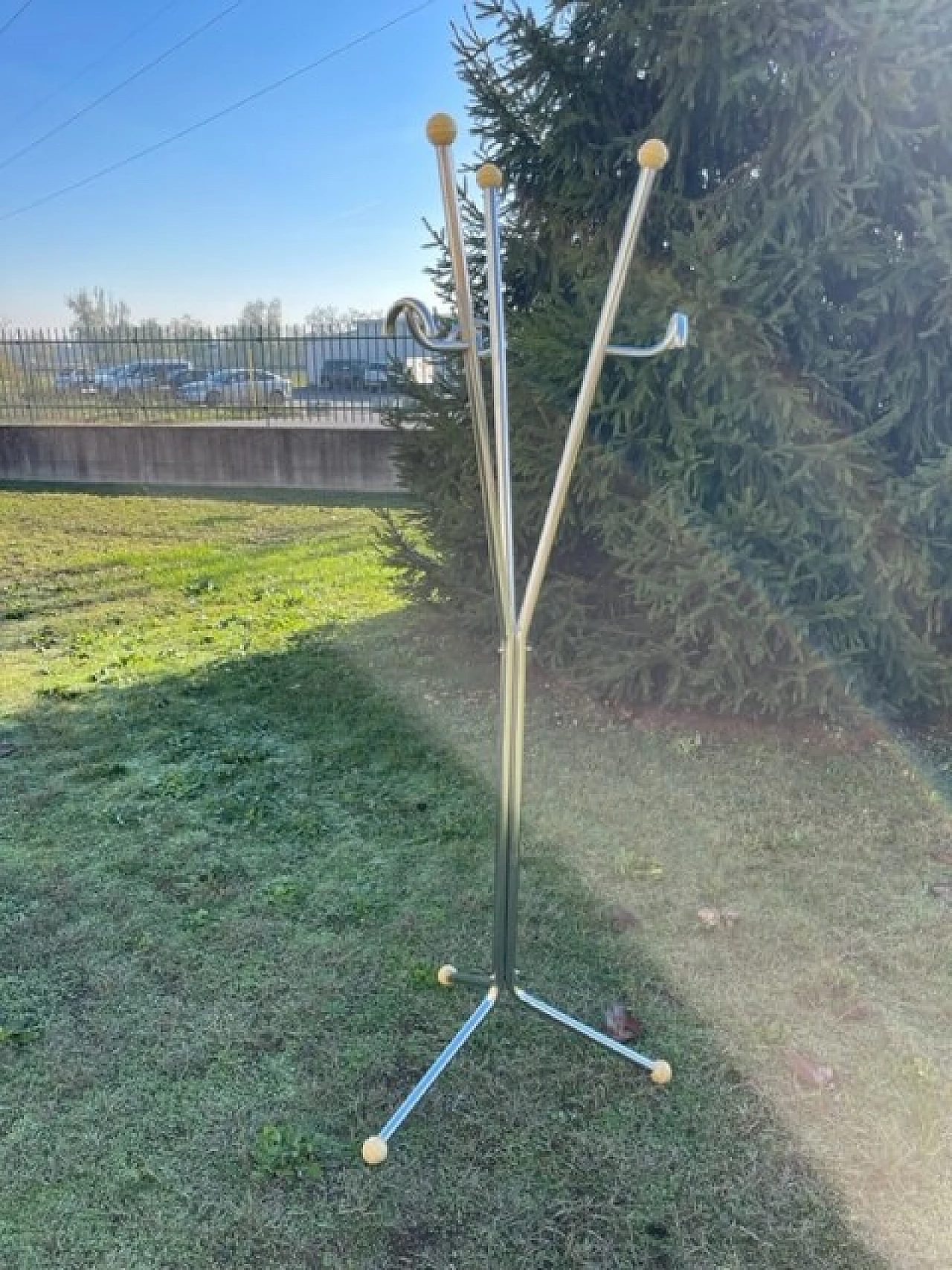 Appendiabiti a tre bracci in metallo cromato, anni '70 14