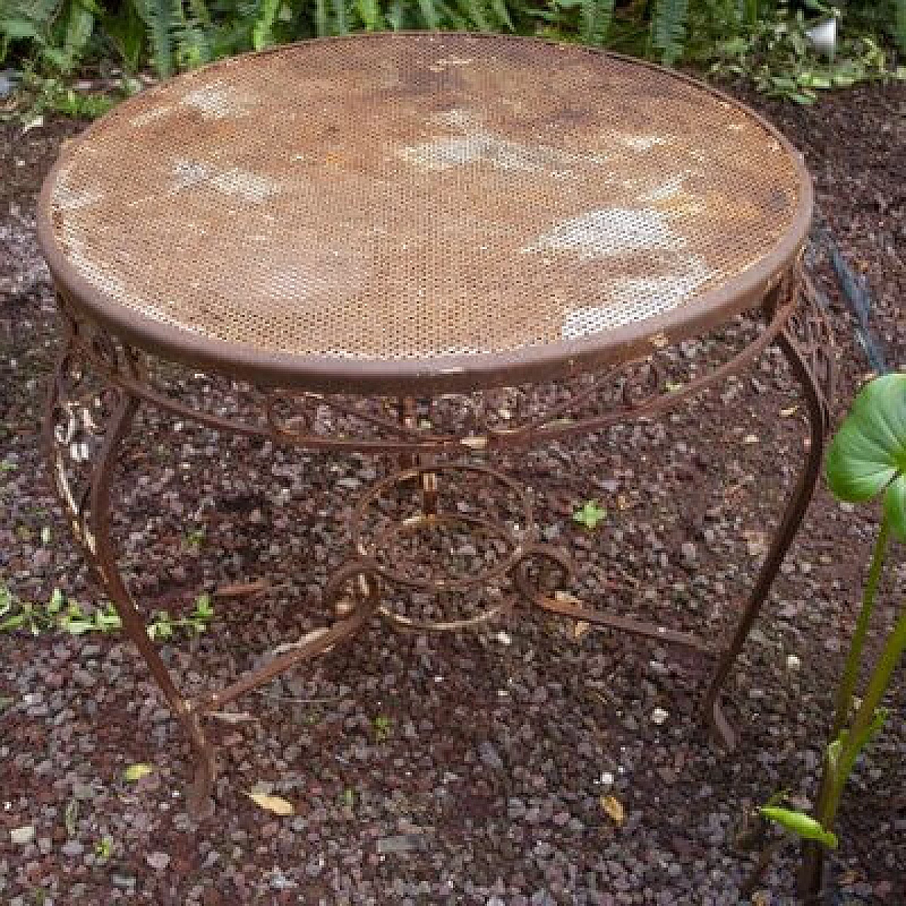 Tavolino da giardino in ferro battuto, anni '50 1