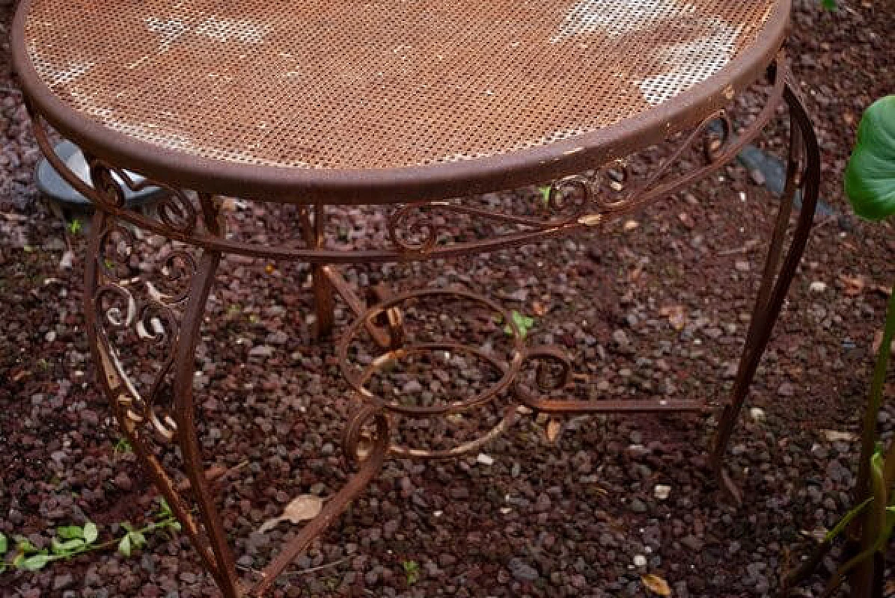 Tavolino da giardino in ferro battuto, anni '50 2