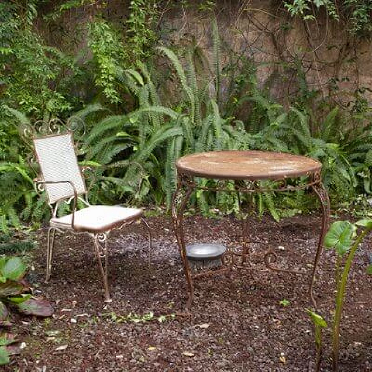 Tavolino da giardino in ferro battuto, anni '50 6