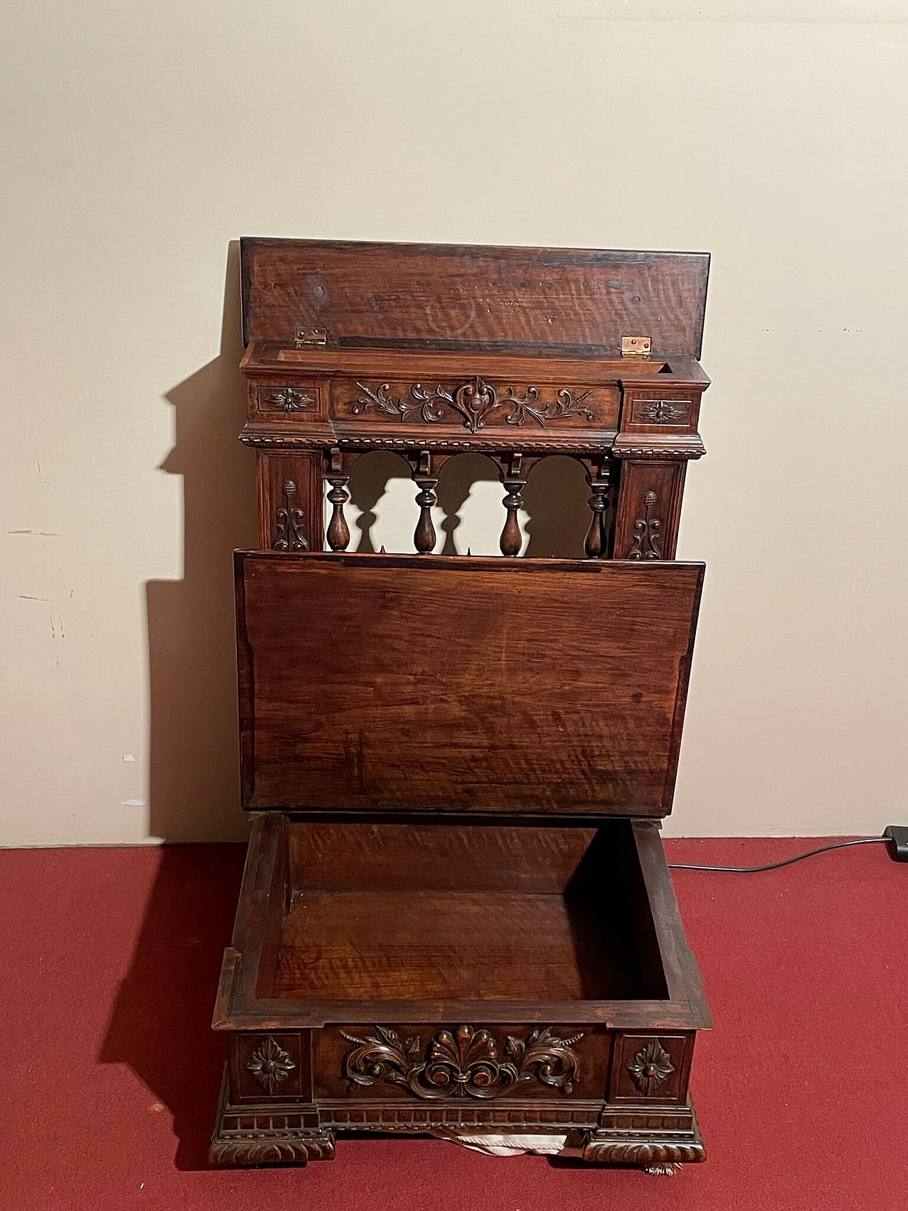 Walnut kneeling-stool with carvings, early 20th century 2