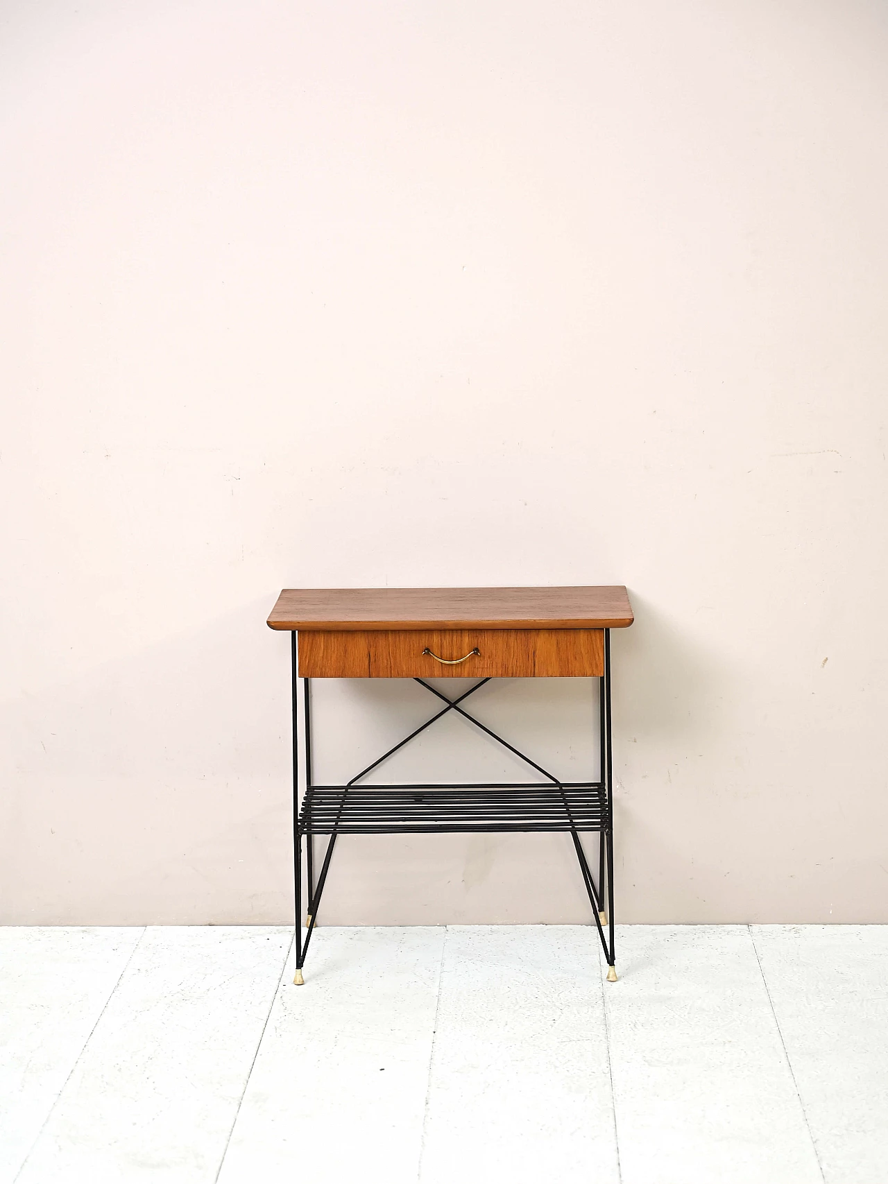 Tavolino in legno con base in metallo, anni '60 2